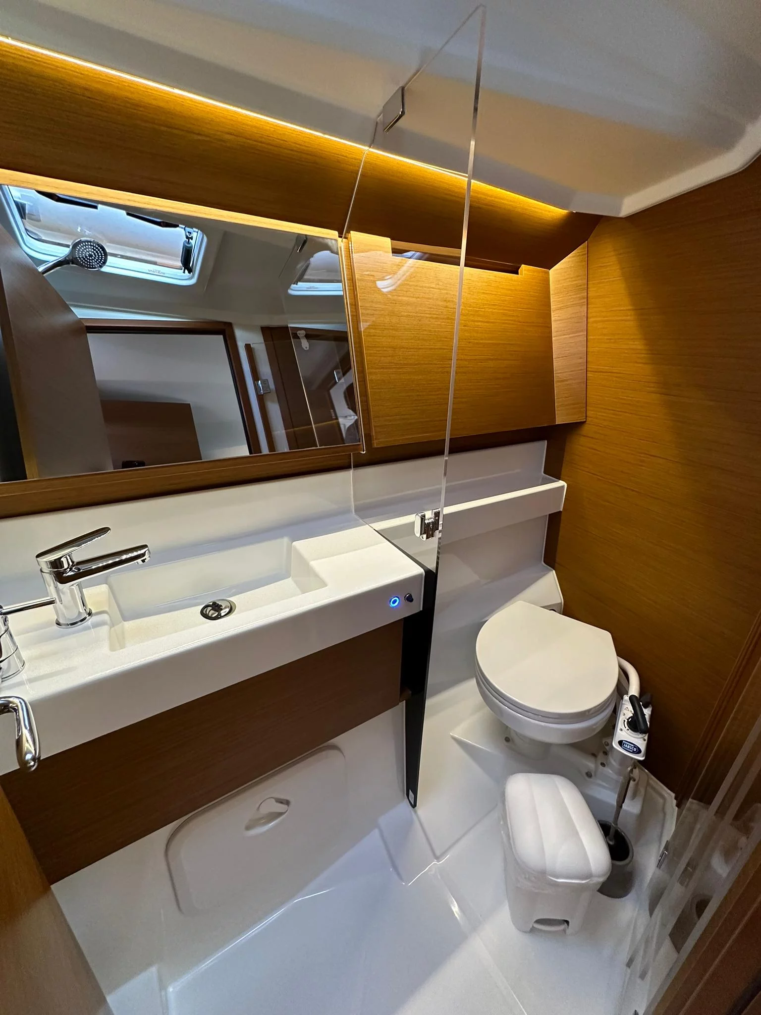 Sun Odyssey 410 (Bobo)  - 16