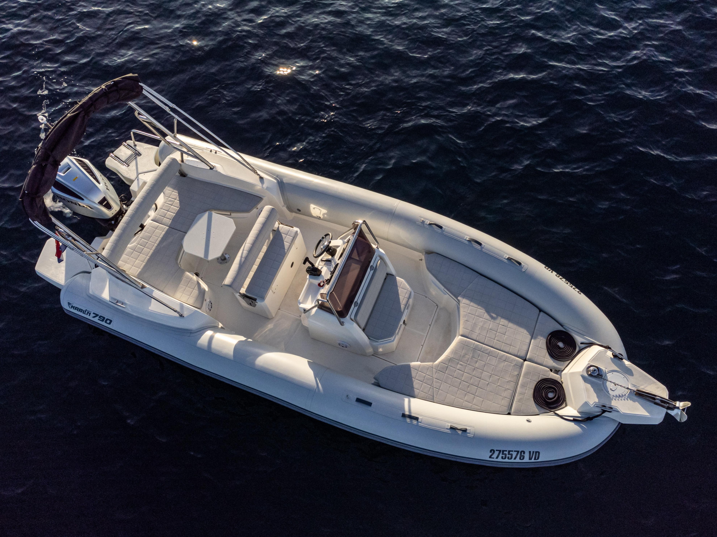 Photo #19 - Marlin 790 (Marlin) in Bullando Marina - 21496