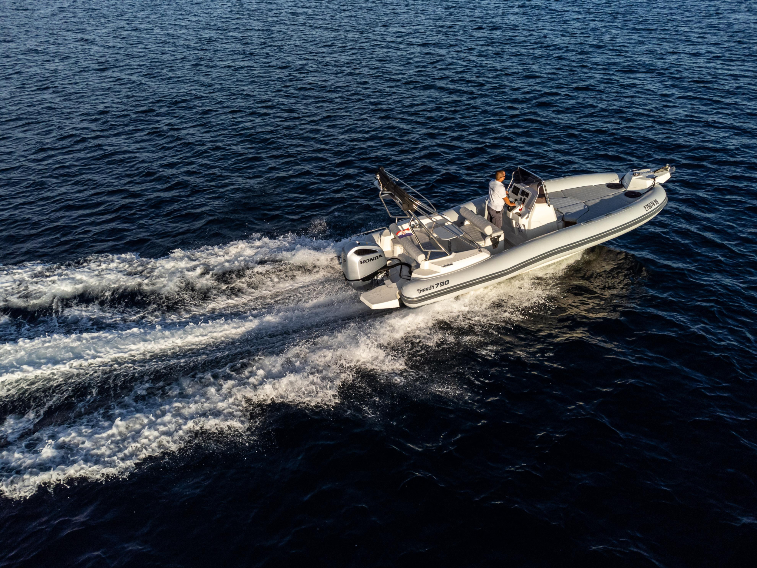 Photo #25 - Marlin 790 (Marlin) in Bullando Marina - 21496