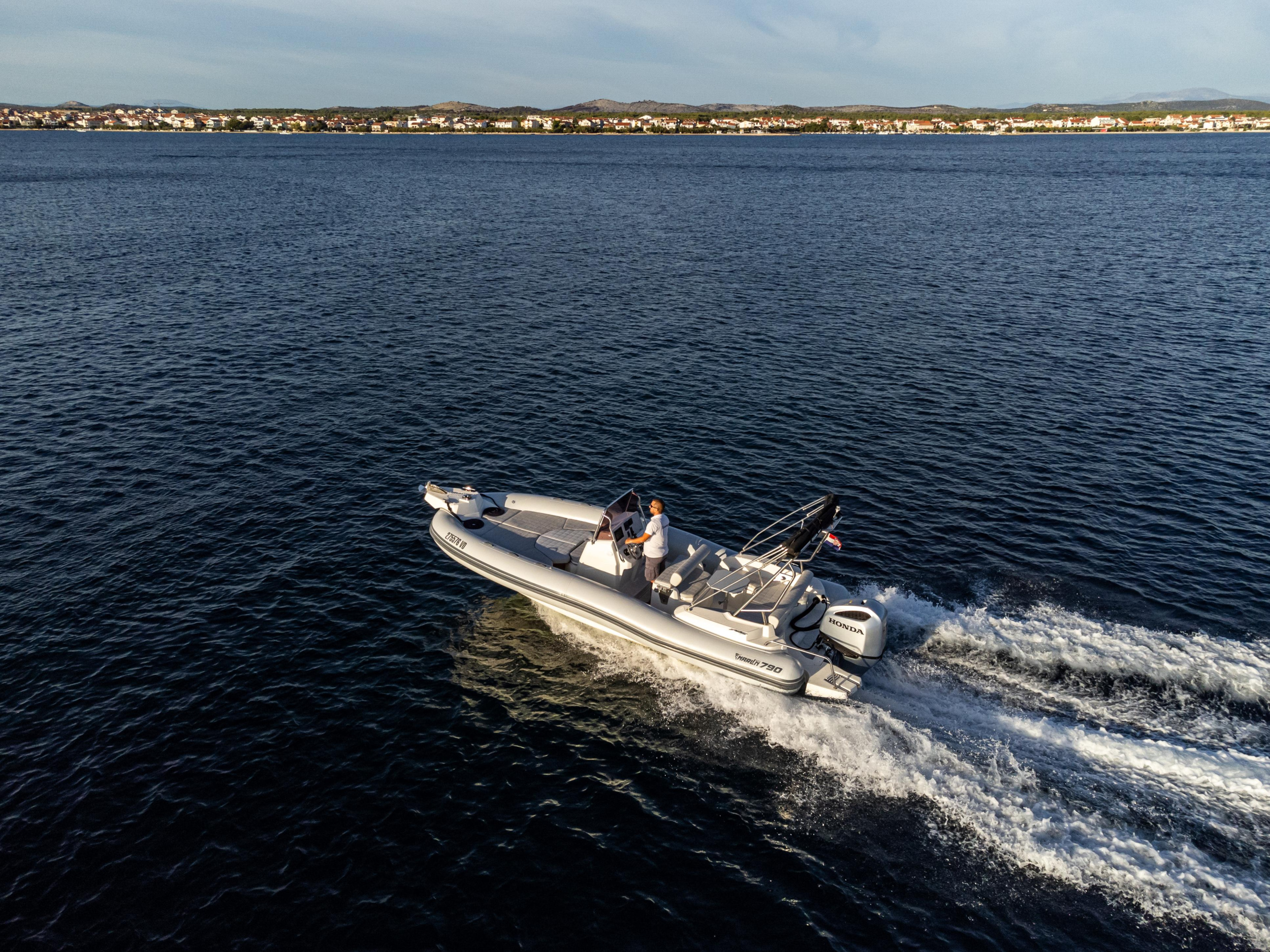 Photo #21 - Marlin 790 (Marlin) in Bullando Marina - 21496
