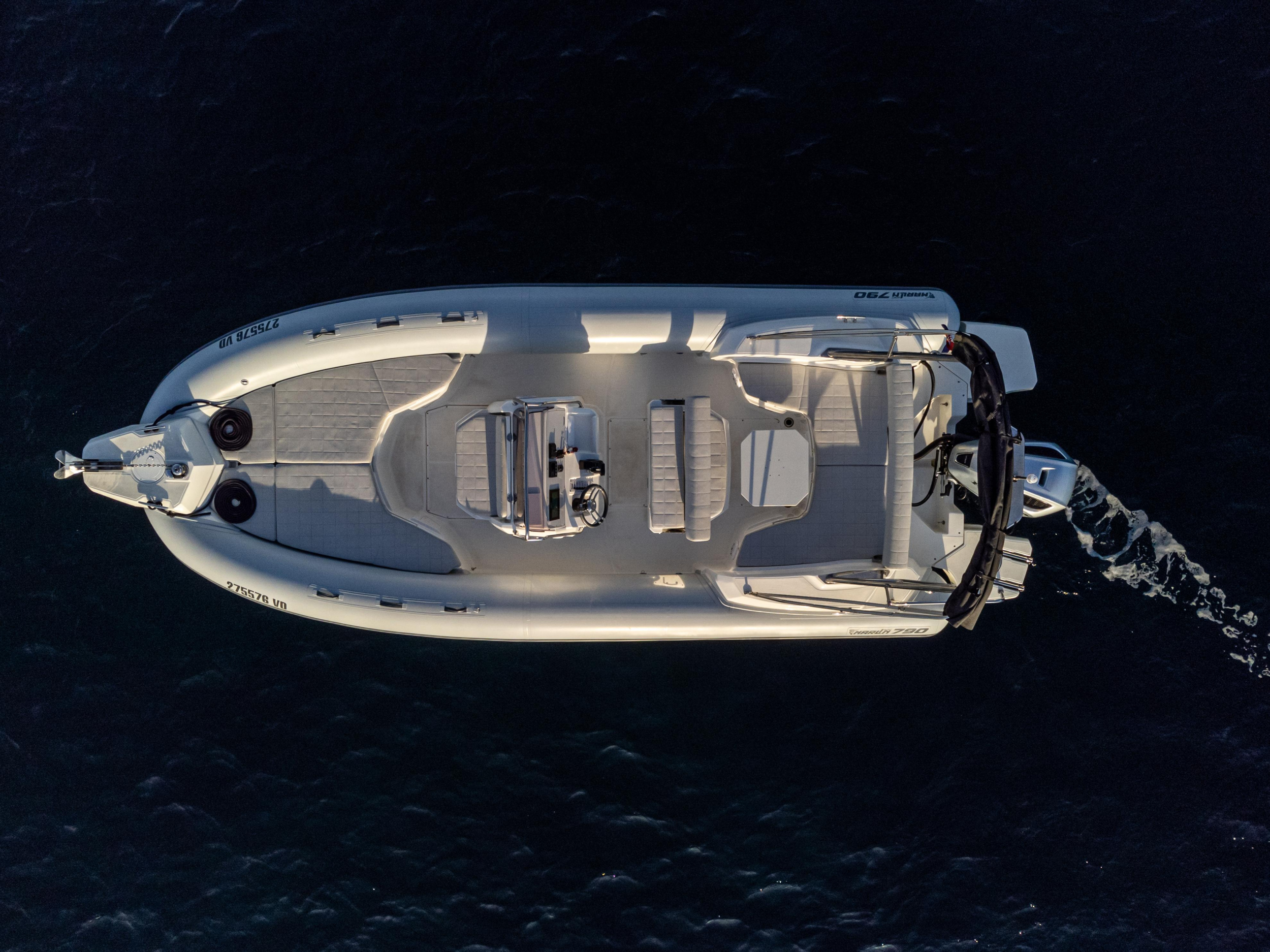 Photo #15 - Marlin 790 (Marlin) in Bullando Marina - 21496