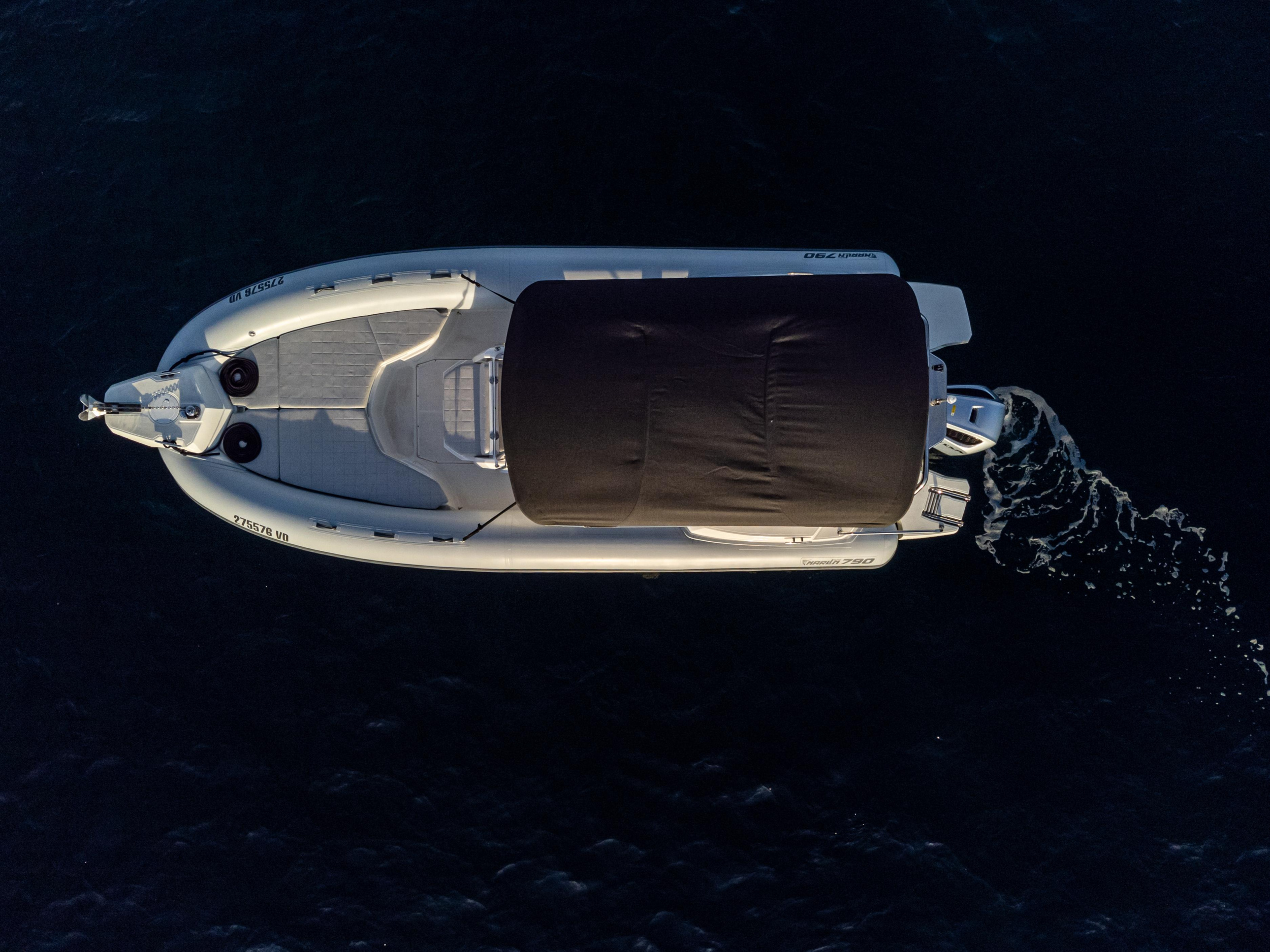Photo #8 - Marlin 790 (Marlin) in Bullando Marina - 21496