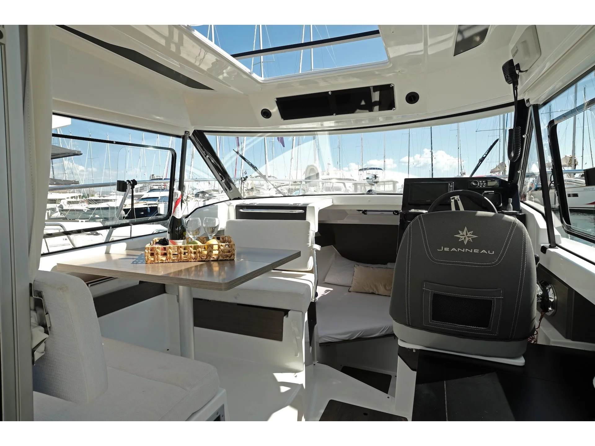 Merry Fisher 795 Serie 2 (Nina) Interior image - 4