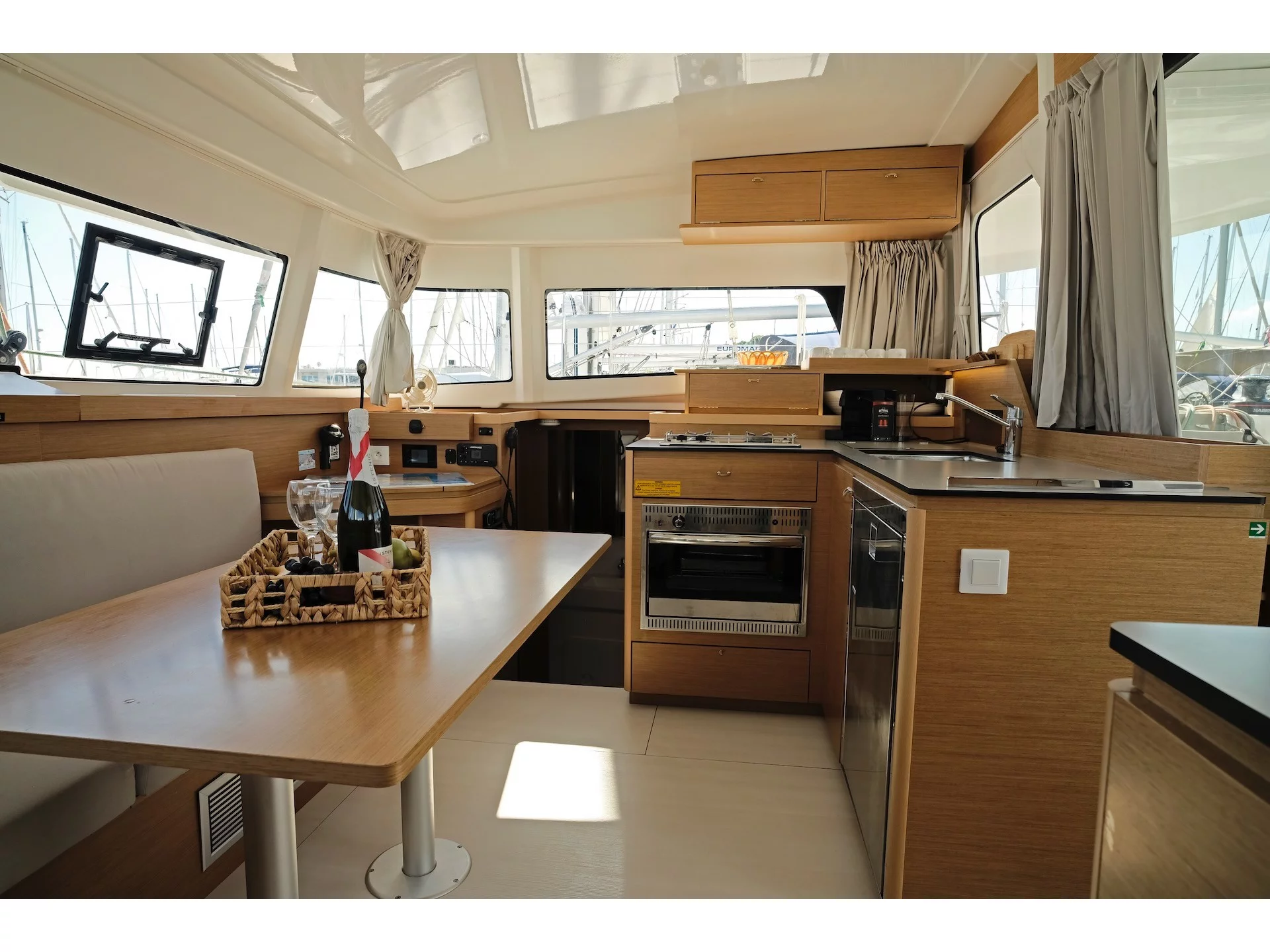 Excess 11 (Bronze Kiss) Interior image - 1