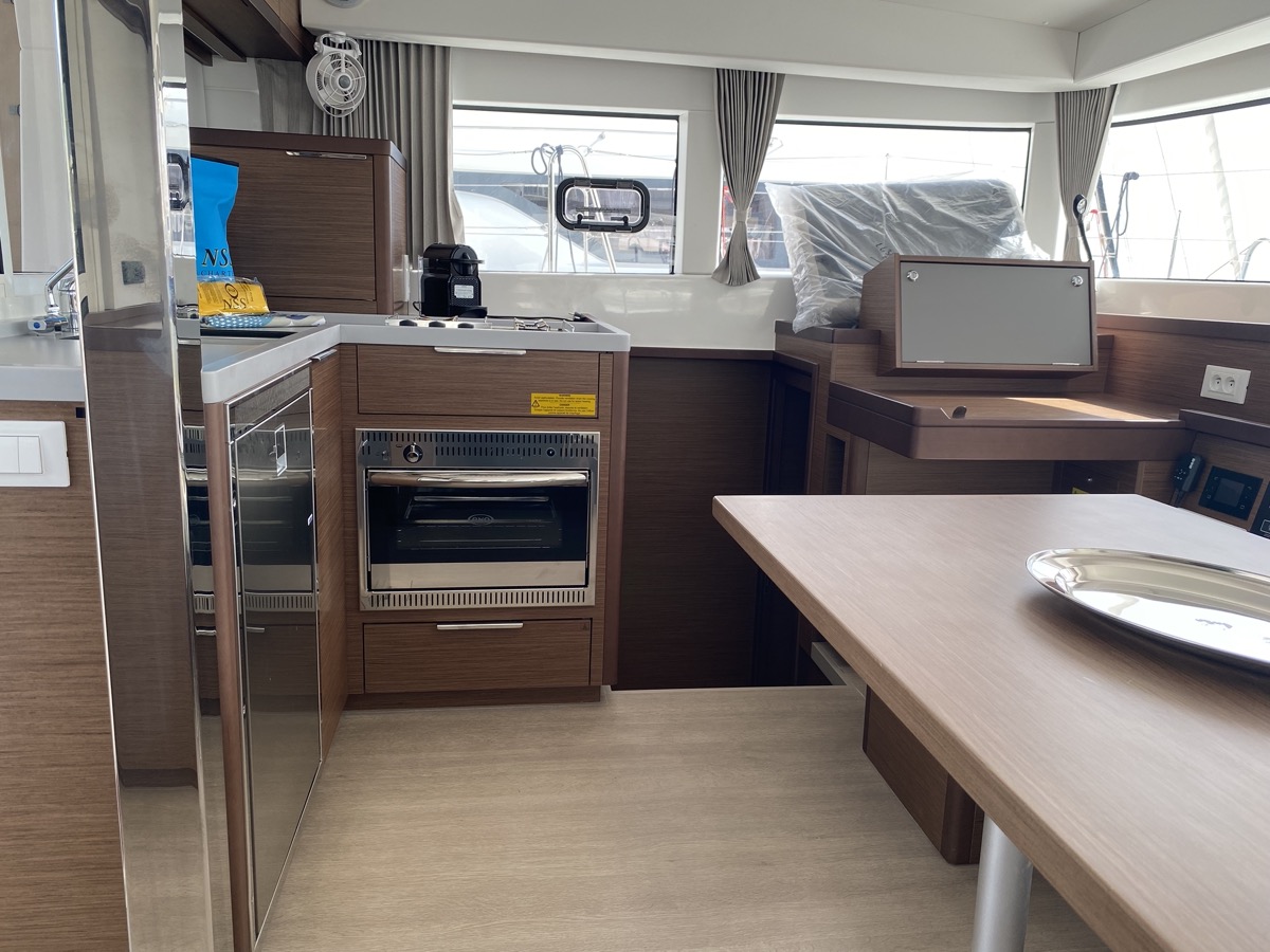Photo #4 - Lagoon 40 (Koralia) in Portisco - 12289