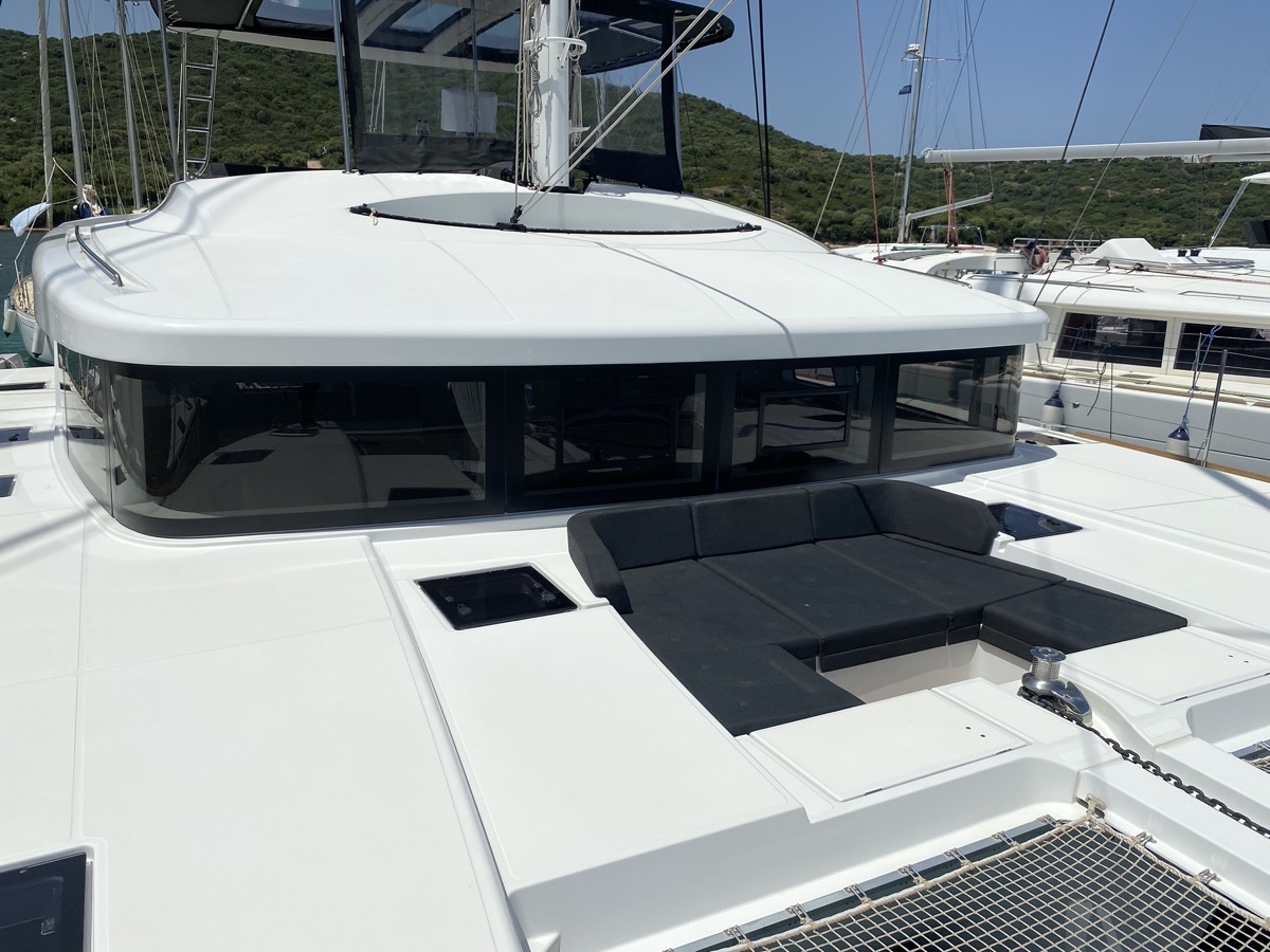 Photo #16 - Lagoon 52F (5 cab) (Naka (, WM, , Inverter, Tender Lift)) in Portisco - 9793