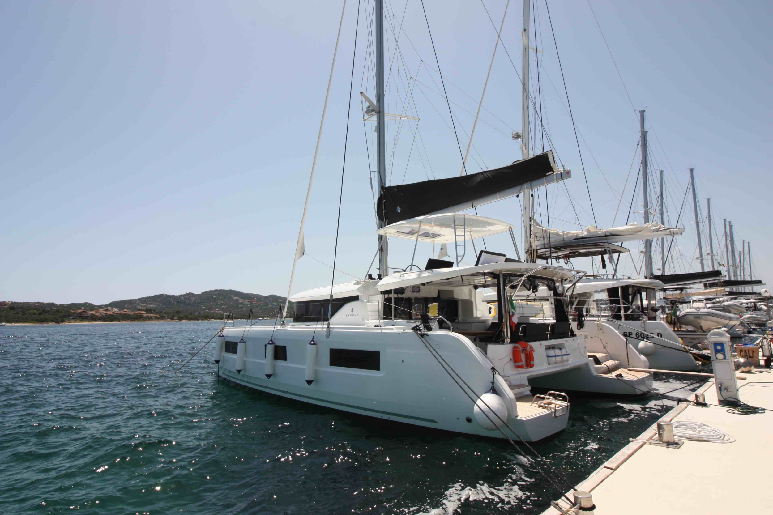 Photo #5 - Lagoon 46 (Westerlund (GND) (, WM, , Inverter 12/220V)) en St. George's - 12318