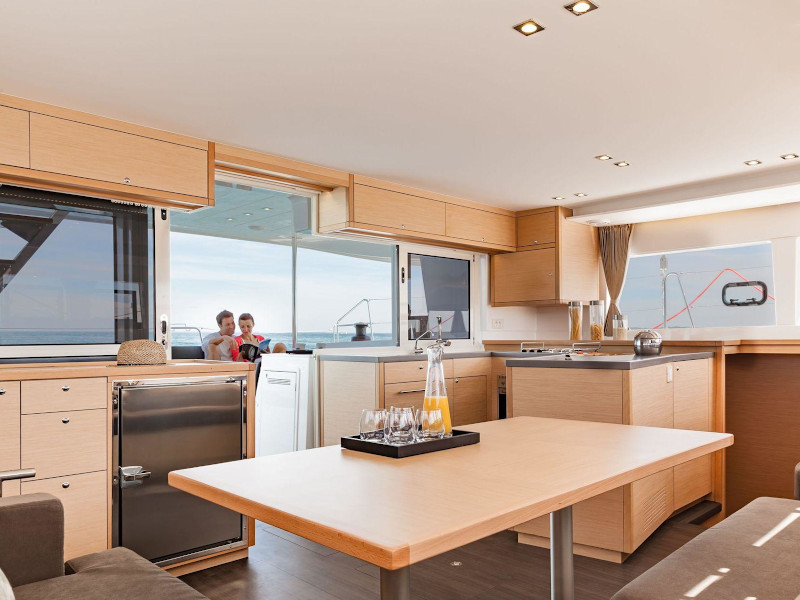 Photo #11 - Lagoon 450 Flybridge (Caliente) en Santorin - 13613