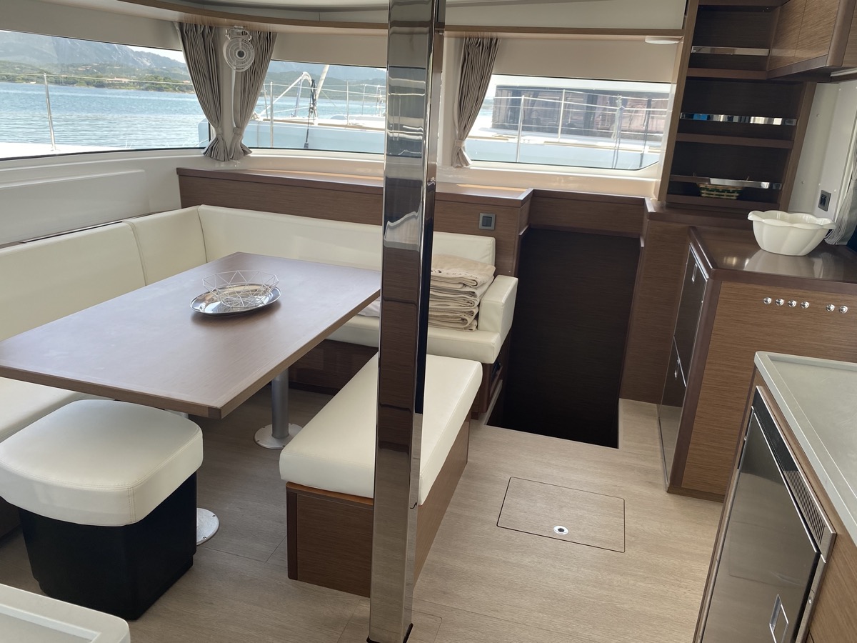 Photo #5 - Lagoon 46 (Blue Alma (, WM, , Inverter 12/220V)) in Portisco - 11411