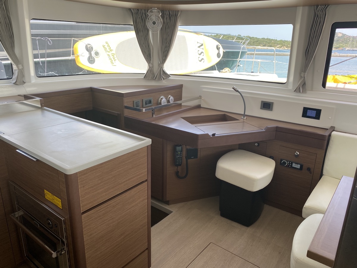 Photo #11 - Lagoon 46 (Blue Alma (, WM, , Inverter 12/220V)) in Portisco - 11411