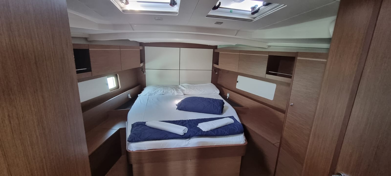 Photo #6 - Oceanis 46.1 (4cabs-2heads) (Electra (Inverter)) in Portisco - 9759