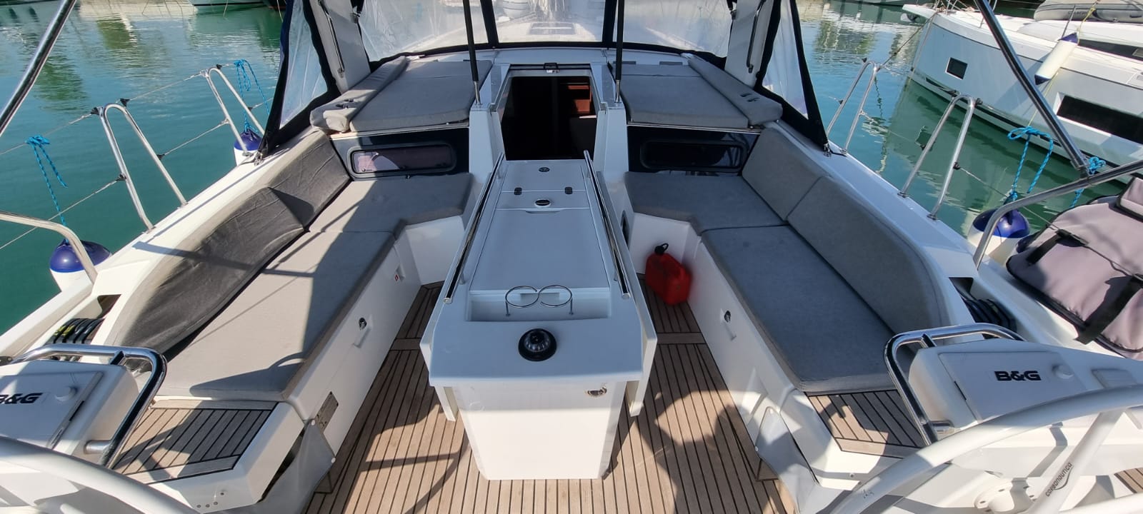Photo #7 - Oceanis 46.1 (4cabs-2heads) (Electra (Inverter)) in Portisco - 9759