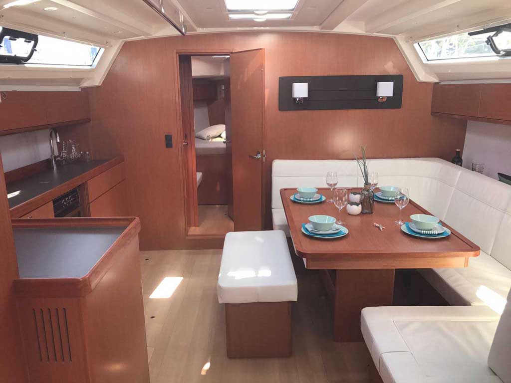 Photo #8 - Bavaria 46 Cruiser (Monsieur) in Vibo Marina - 9905