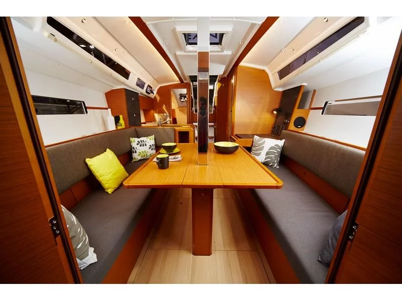 Sun Odyssey 349 (Bravo Kiss) Interior image - 1