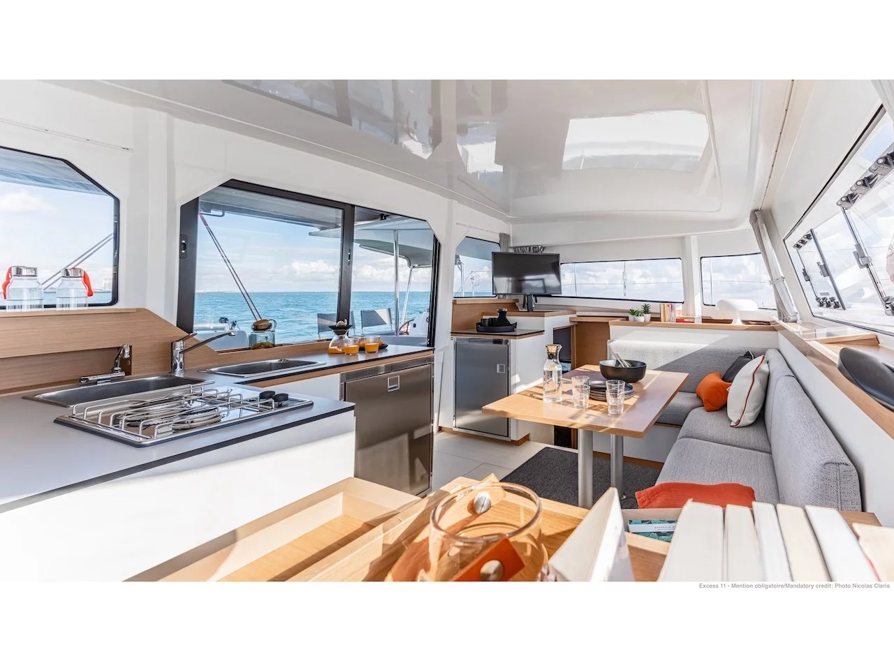Excess 11 (DIOSCURI) Interior image - 1