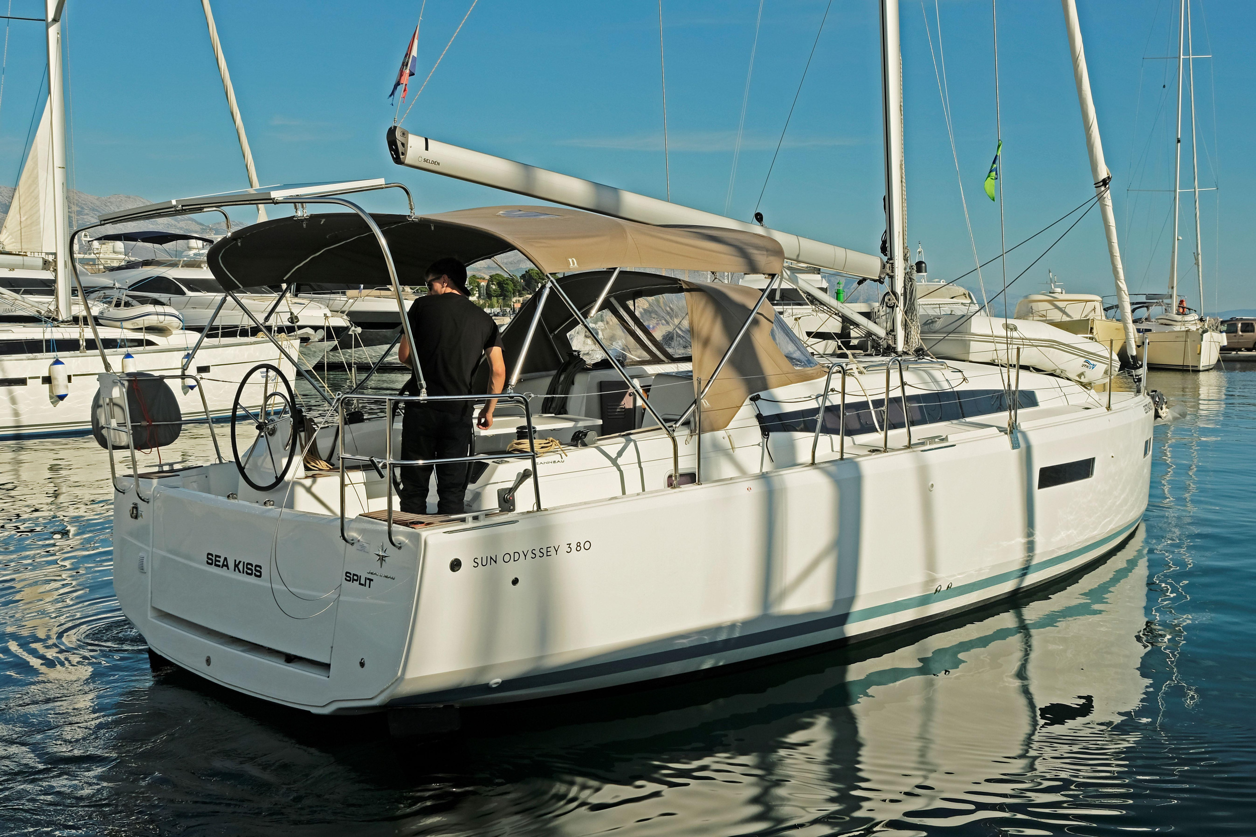 Photo #18 - Sun Odyssey 380 (Sea Kiss) in Split - 13958