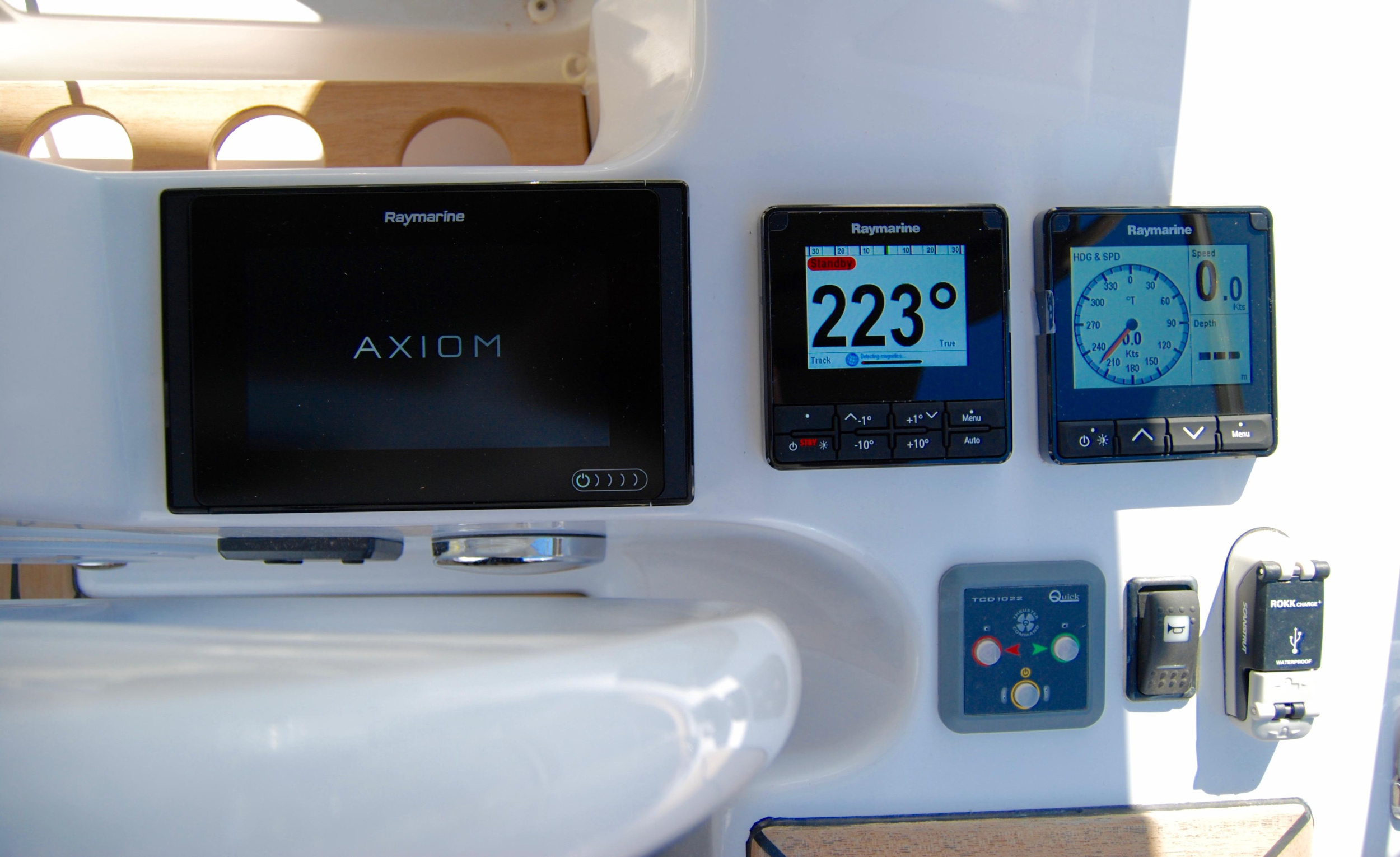 Photo #5 - Elan Impression 45 (Betelgeuse (Electric Heads, Inverter)) in Athens - 8208