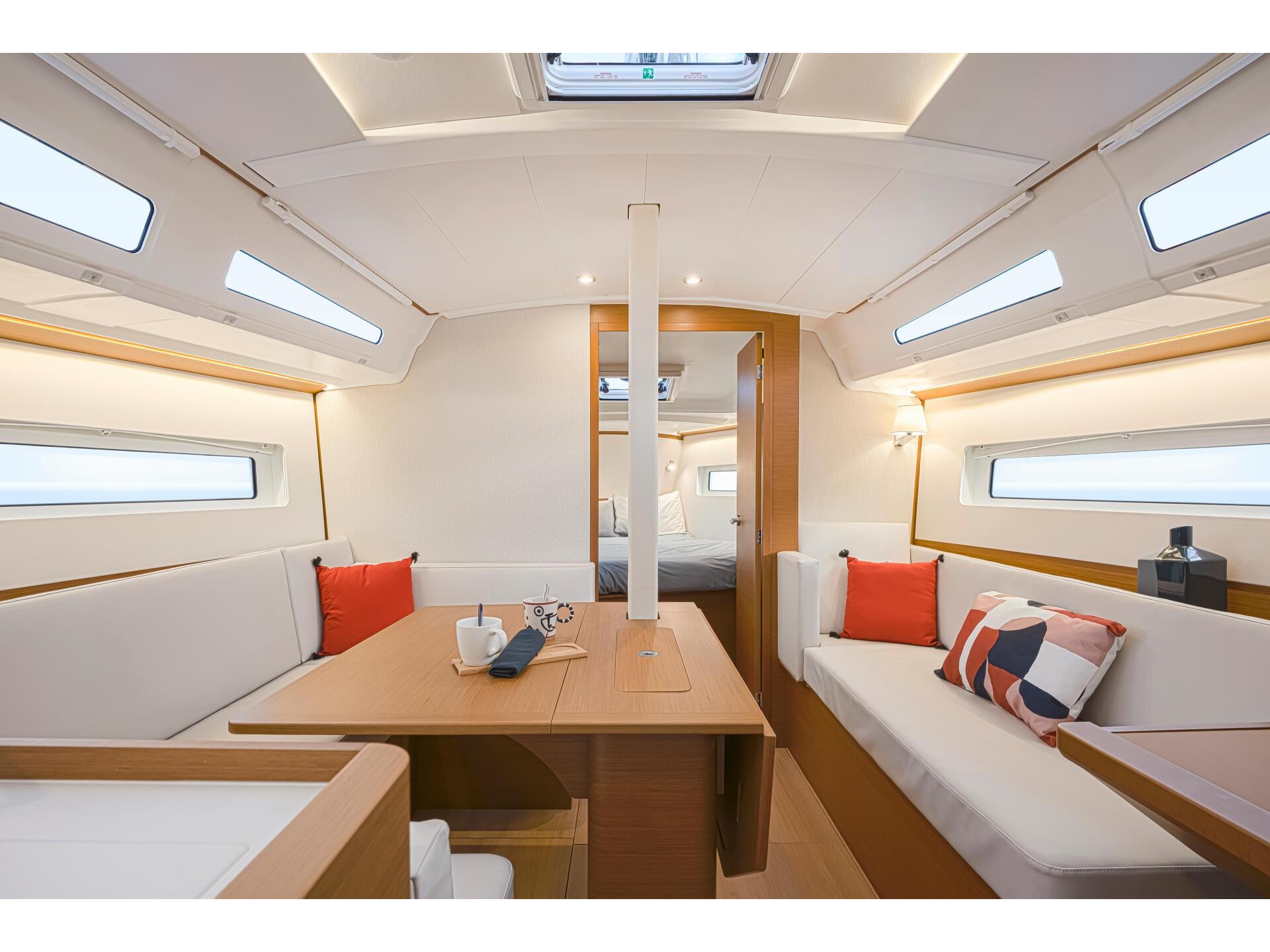 Photo #2 - Sun Odyssey 380 (Moon Kiss) in Split - 14292