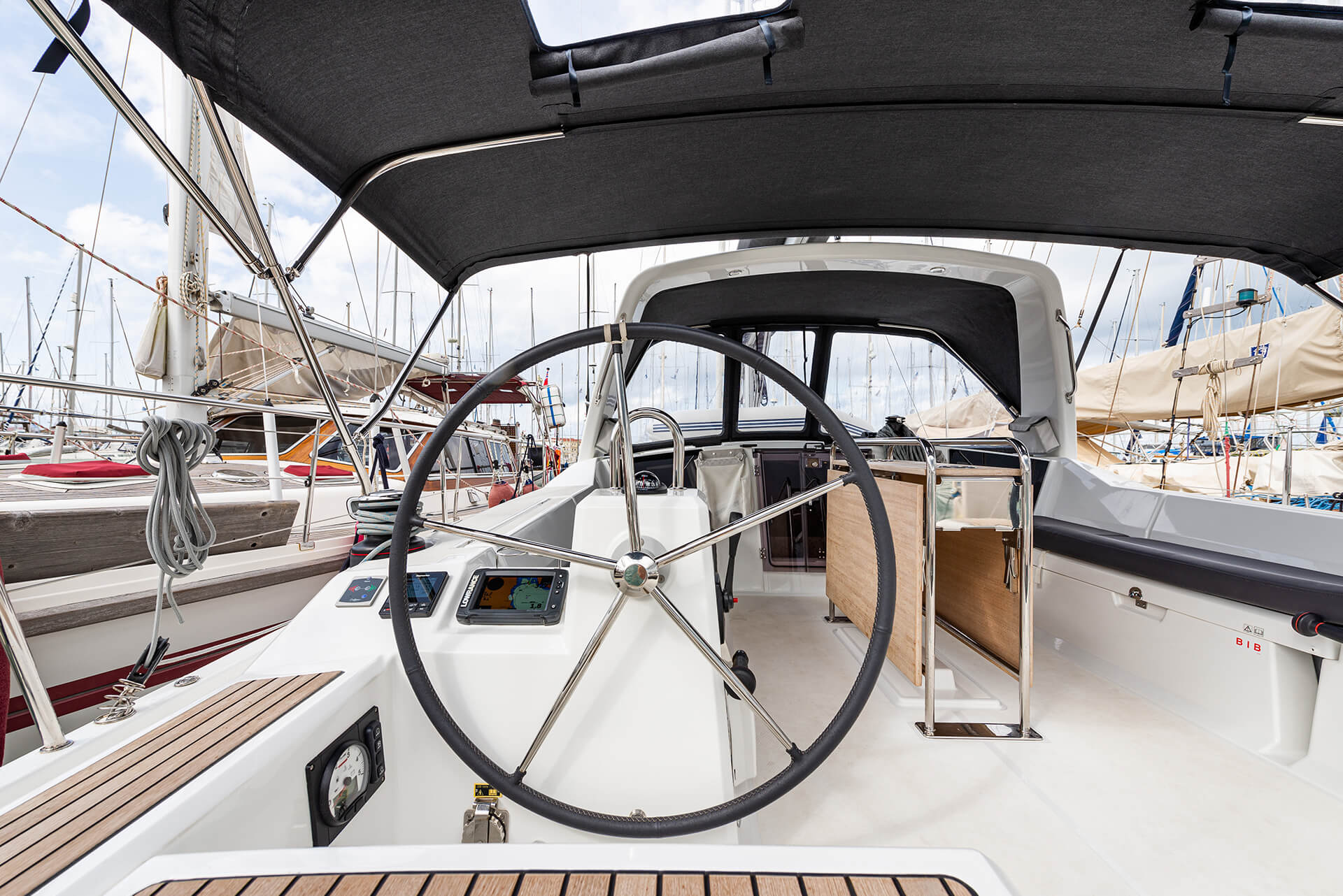Photo #9 - Oceanis 41.1 (Elena) en Lefkada - 12203