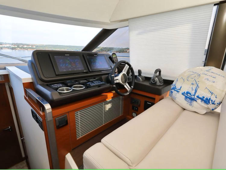 Photo #6 - Prestige 520 Fly (Medusa) in Split - 14036