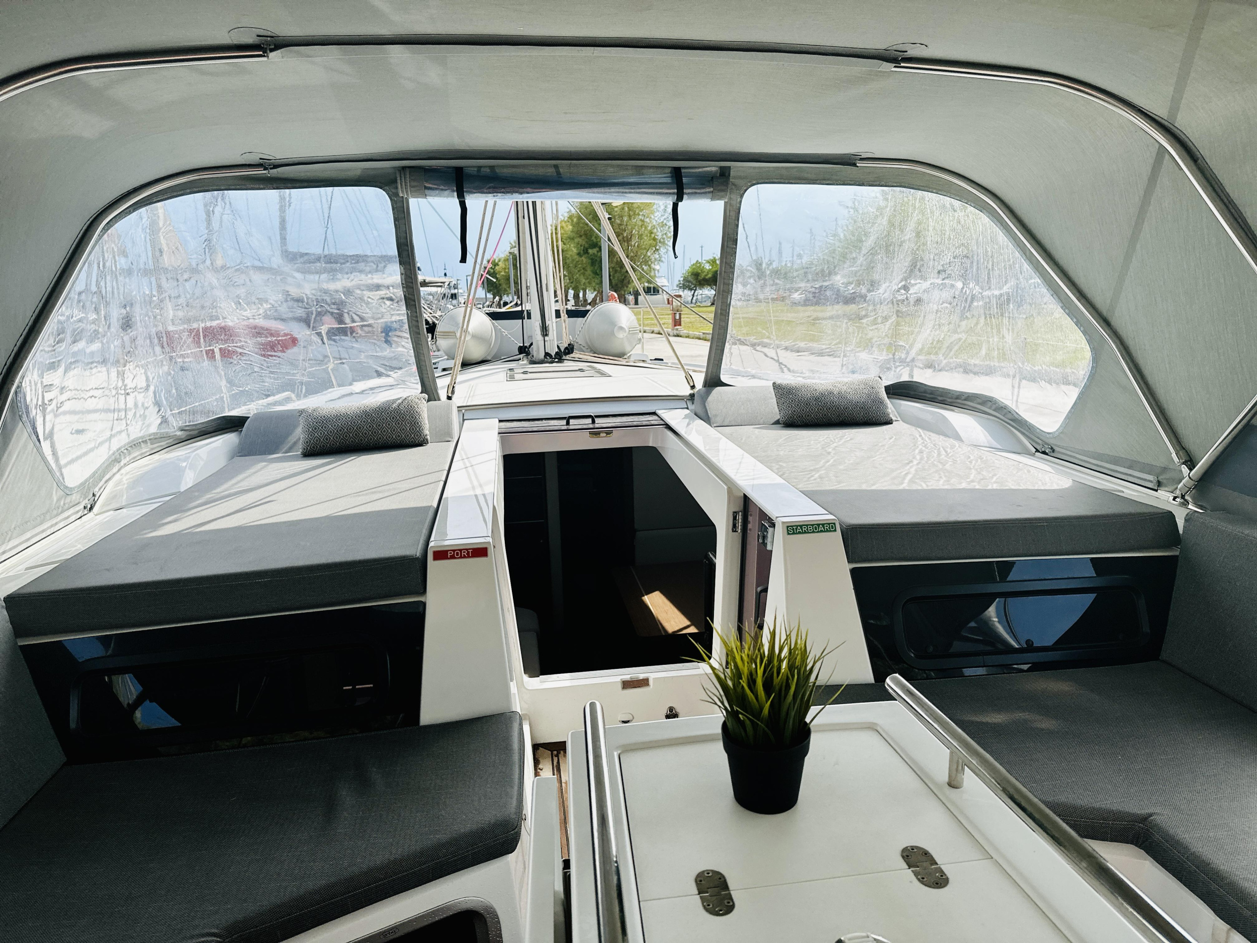 Photo #15 - Oceanis 51.1/ 3 cabins - owner's version (Okeanos) in Atene - 11083