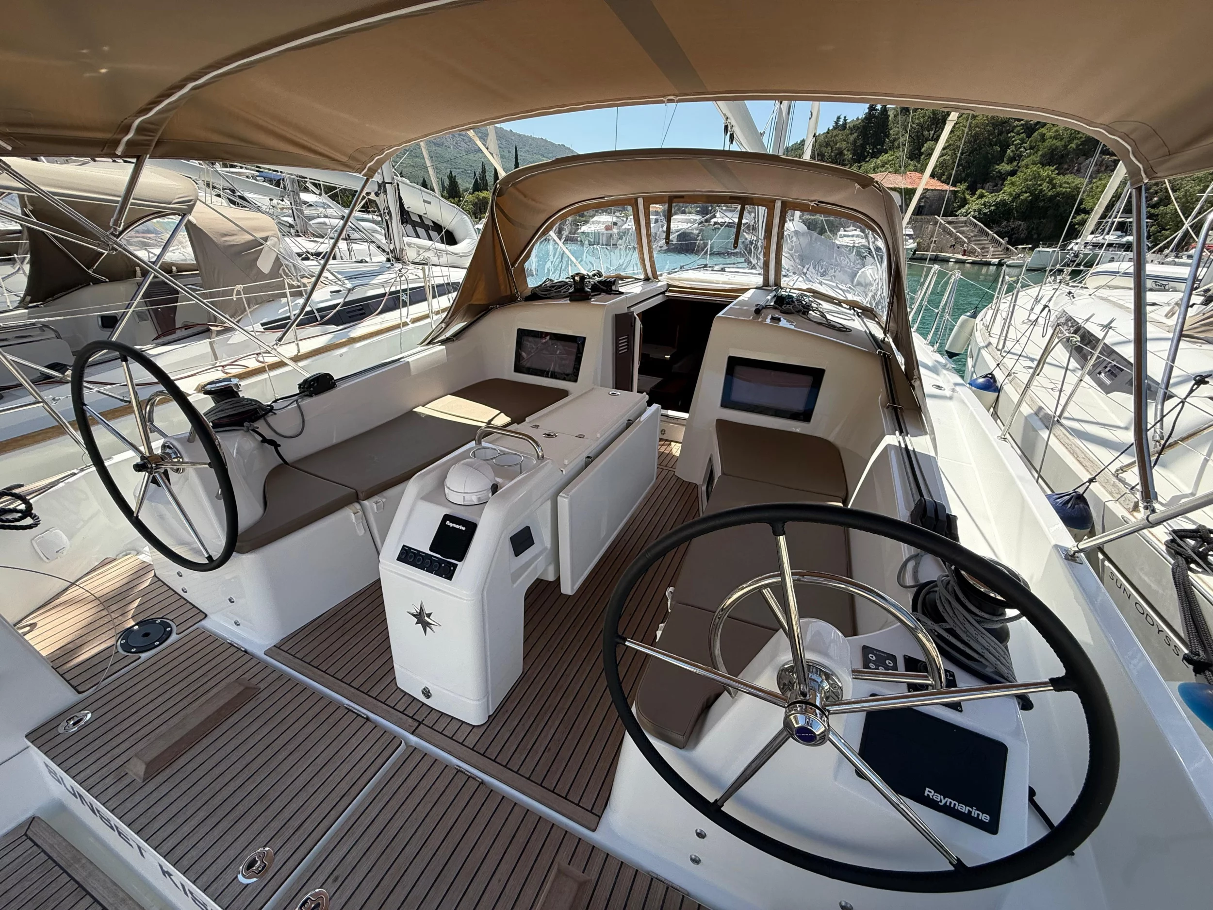 Sun Odyssey 410 (Sunset Kiss)  - 14