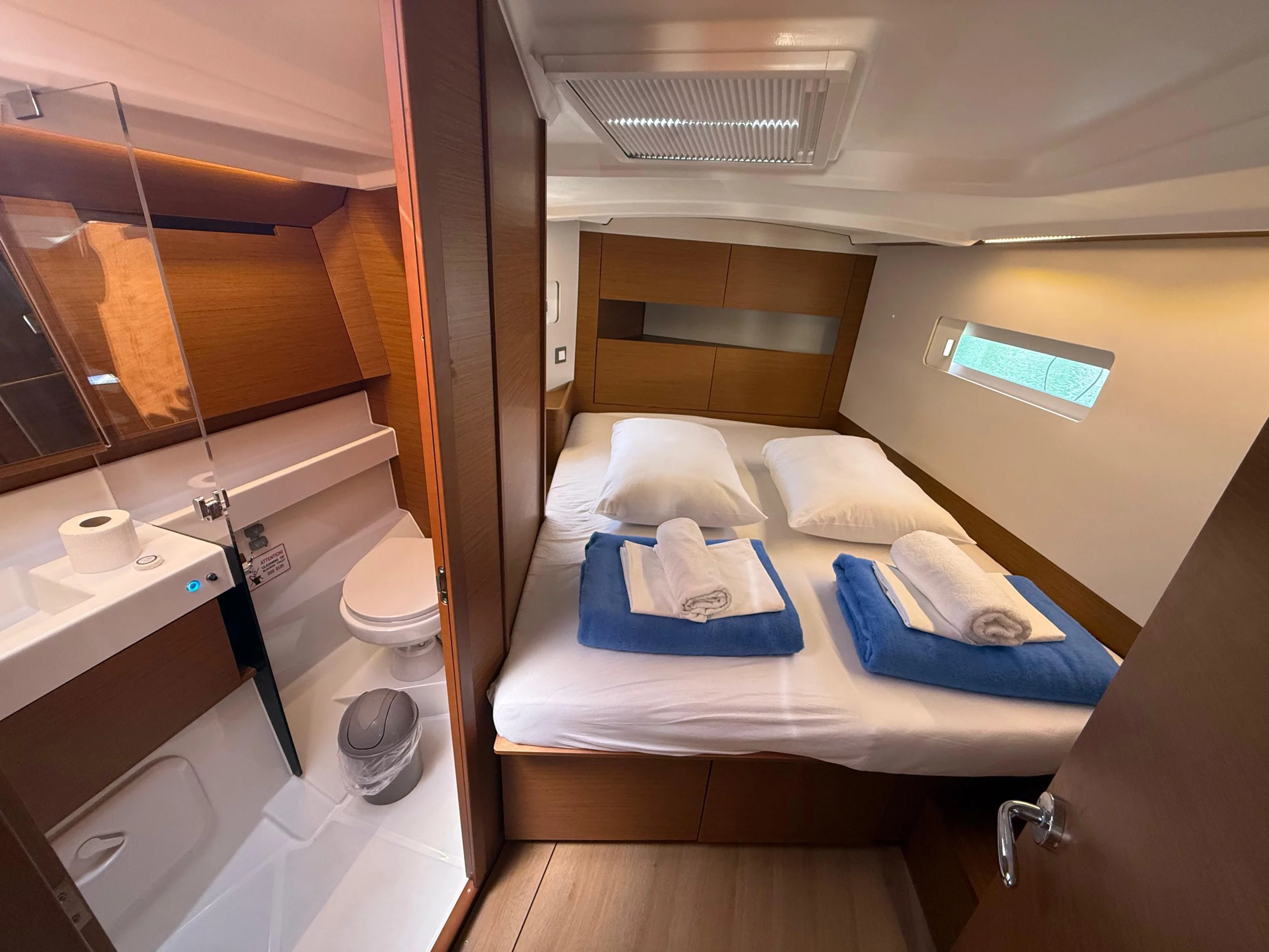 Sun Odyssey 410 (Sunset Kiss)  - 19
