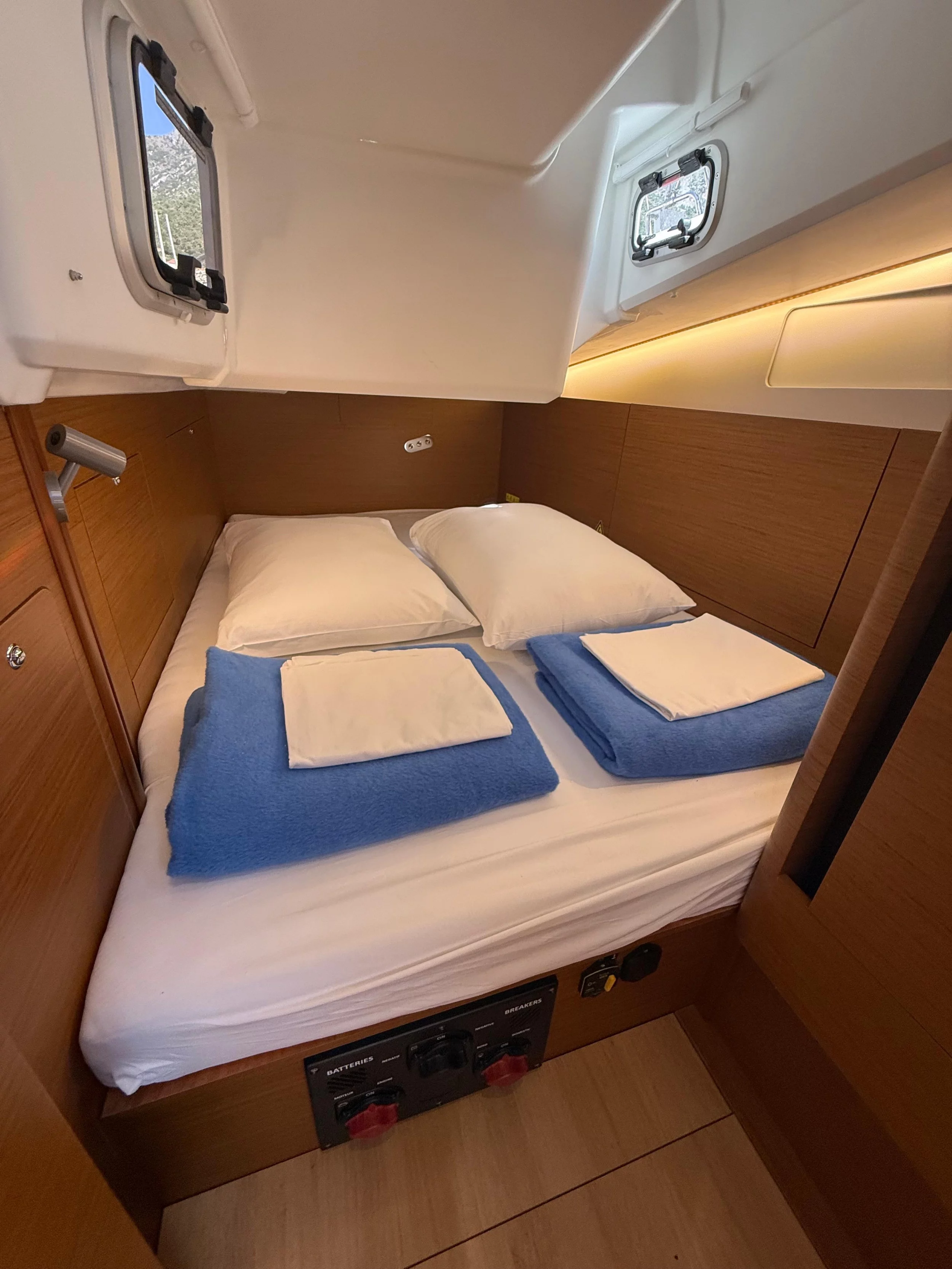 Sun Odyssey 410 (Sunset Kiss)  - 7