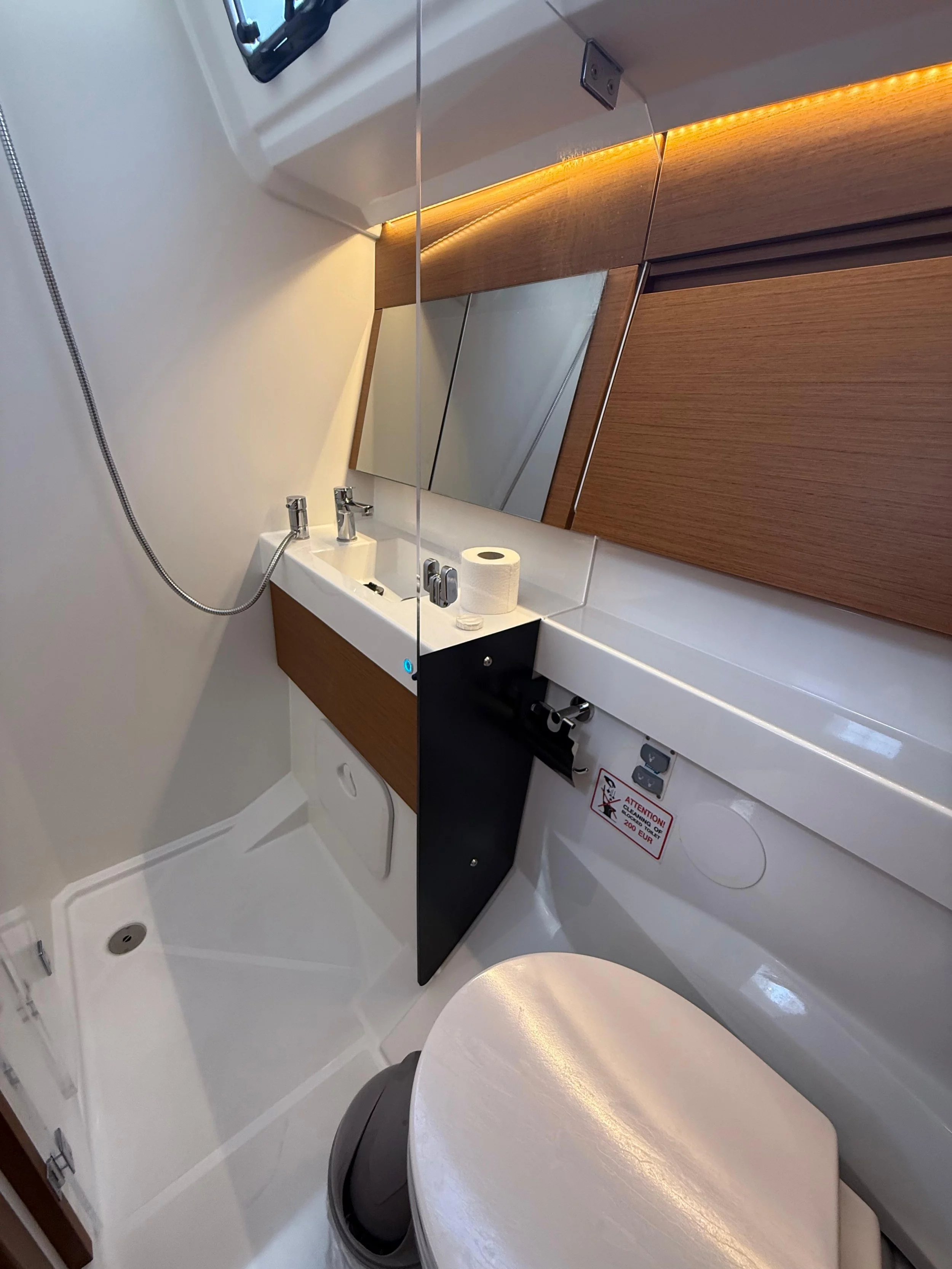 Sun Odyssey 410 (Sunset Kiss)  - 15