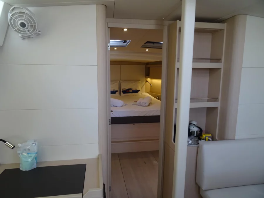 Oceanis 46.1 (Gwennili/Owners Version) Master Cabin - 6