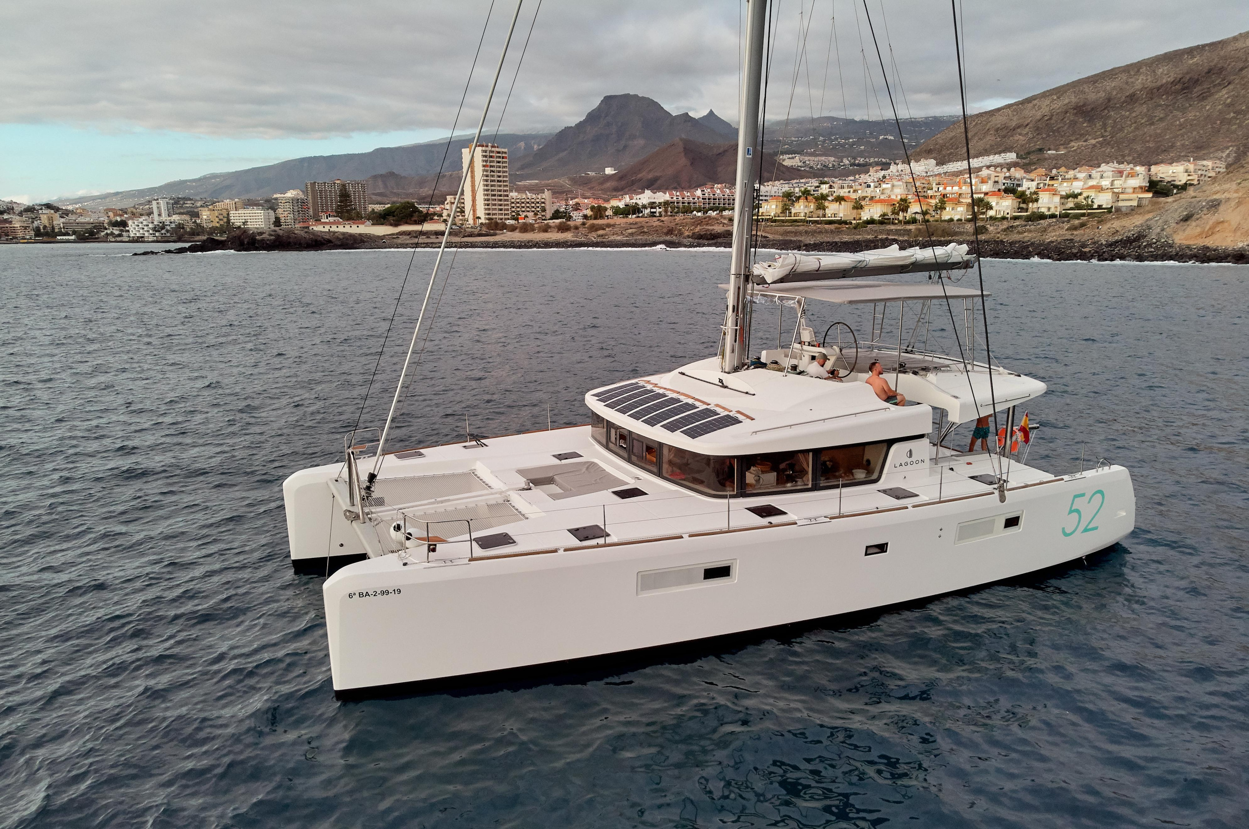 Photo #48 - Lagoon 52F (Neptuno) en Talamanca - 11182