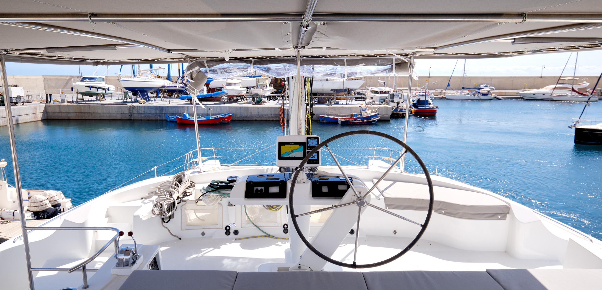 Photo #62 - Lagoon 52F (Neptuno) en Talamanca - 11182
