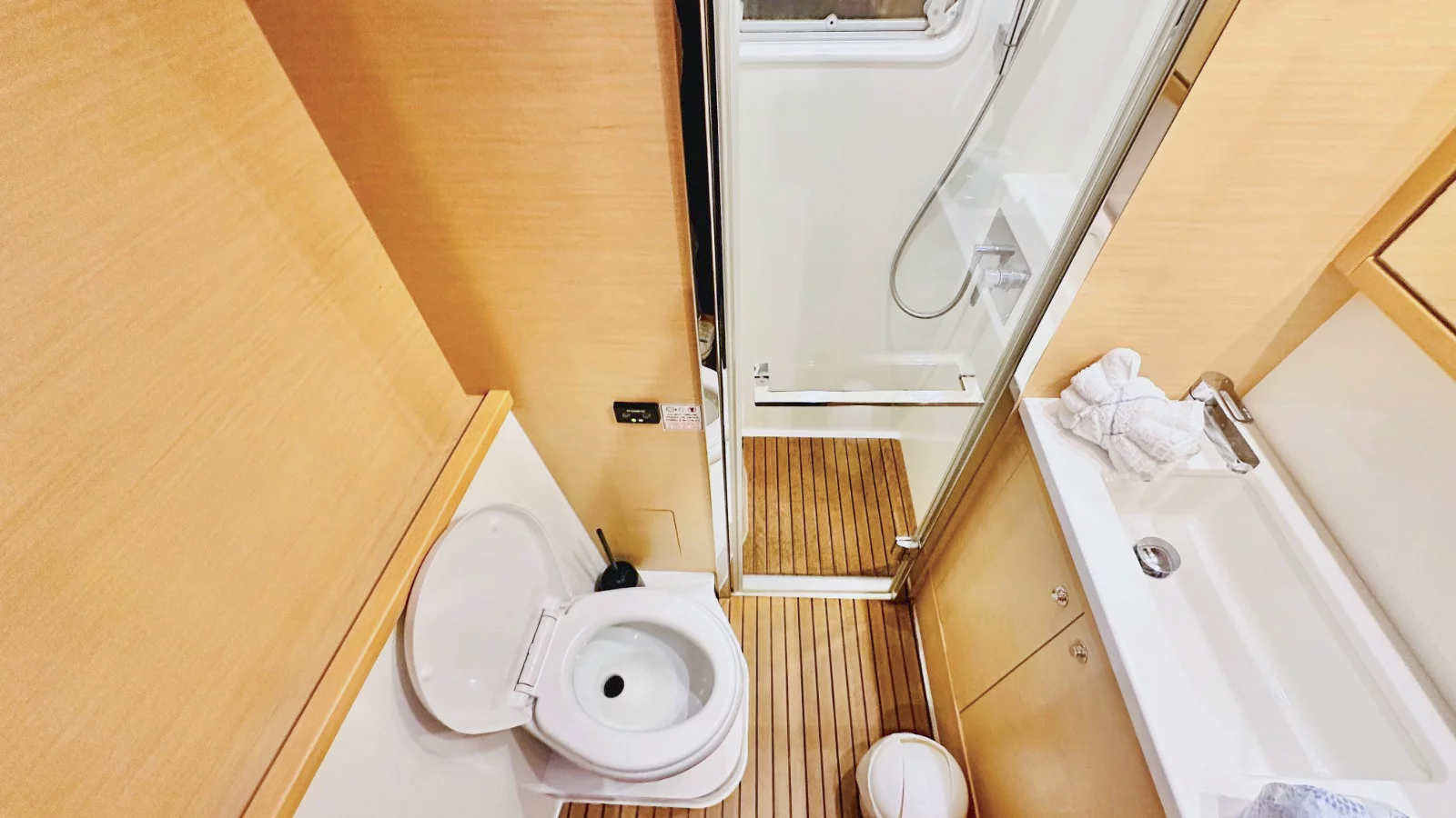 LAGOON 52F (LA DOLCE VITA) TOILET - 3