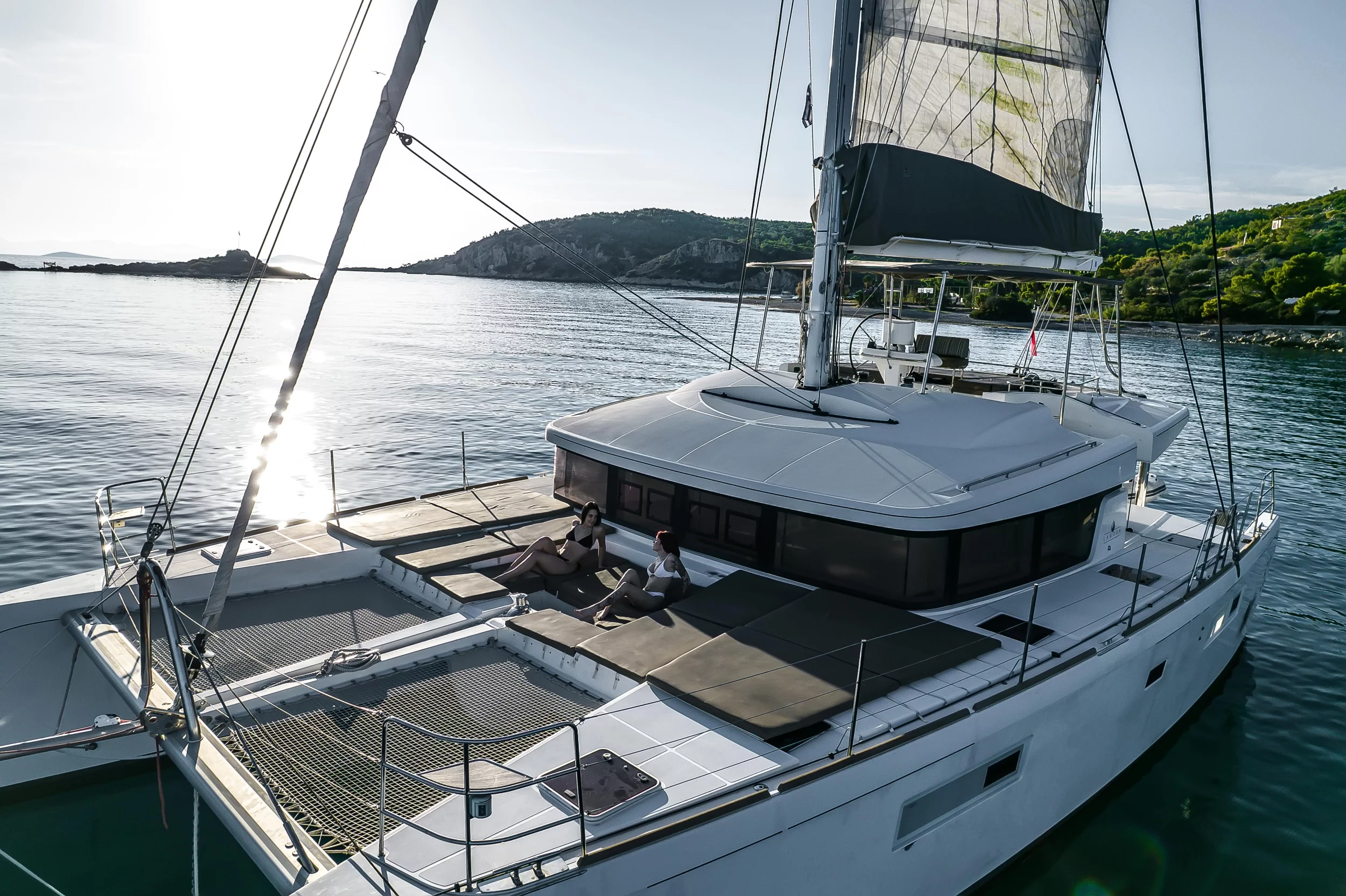 Lagoon 52 (White Pearl)  - 19