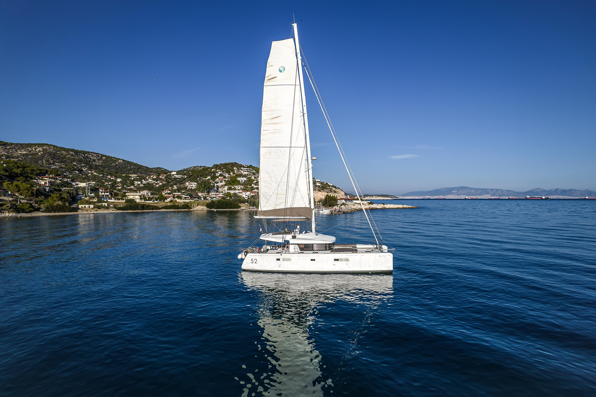 Photo #8 - Lagoon 52 (White Pearl) in Athens - 14689