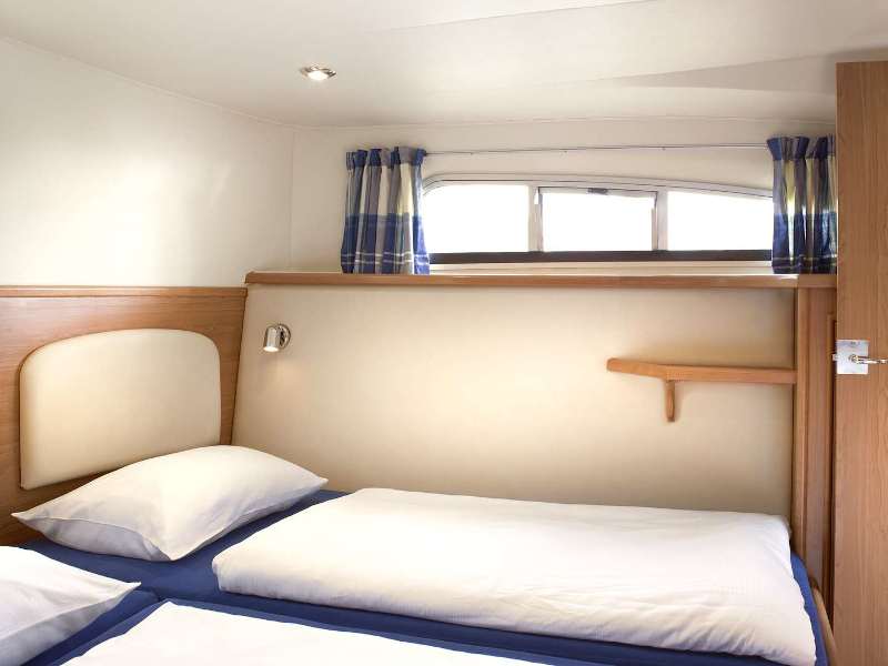 Photo #6 - Cruiser Premium 4/6 pers (E300-2) in Oud-Loosdrecht - 14694