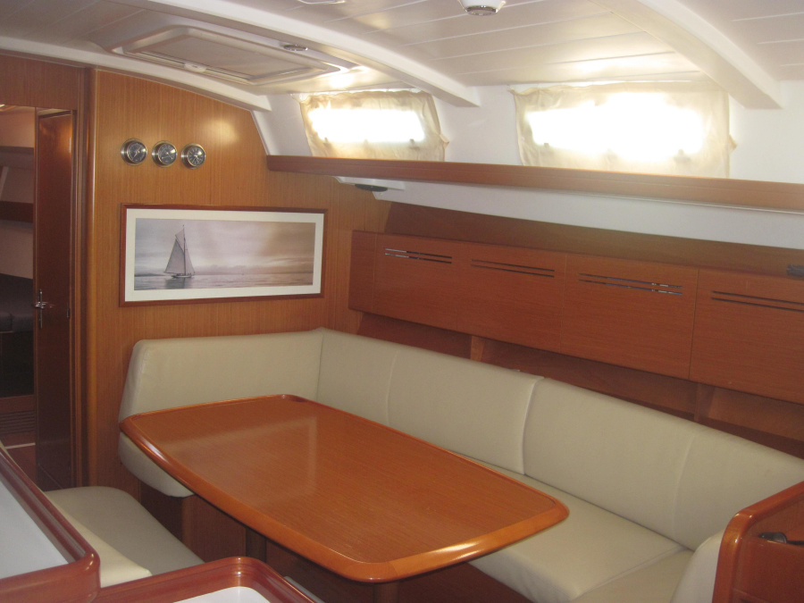 Photo #158 - BENETEAU OCEANIS 51.1 (CORTO) in Port du Crouesty - 27184