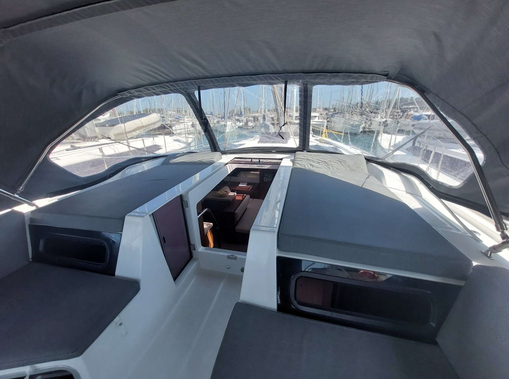 Photo #8 - Oceanis 51.1/ 3 cabins - owner's version (Ifestion) en Corfú - 13355