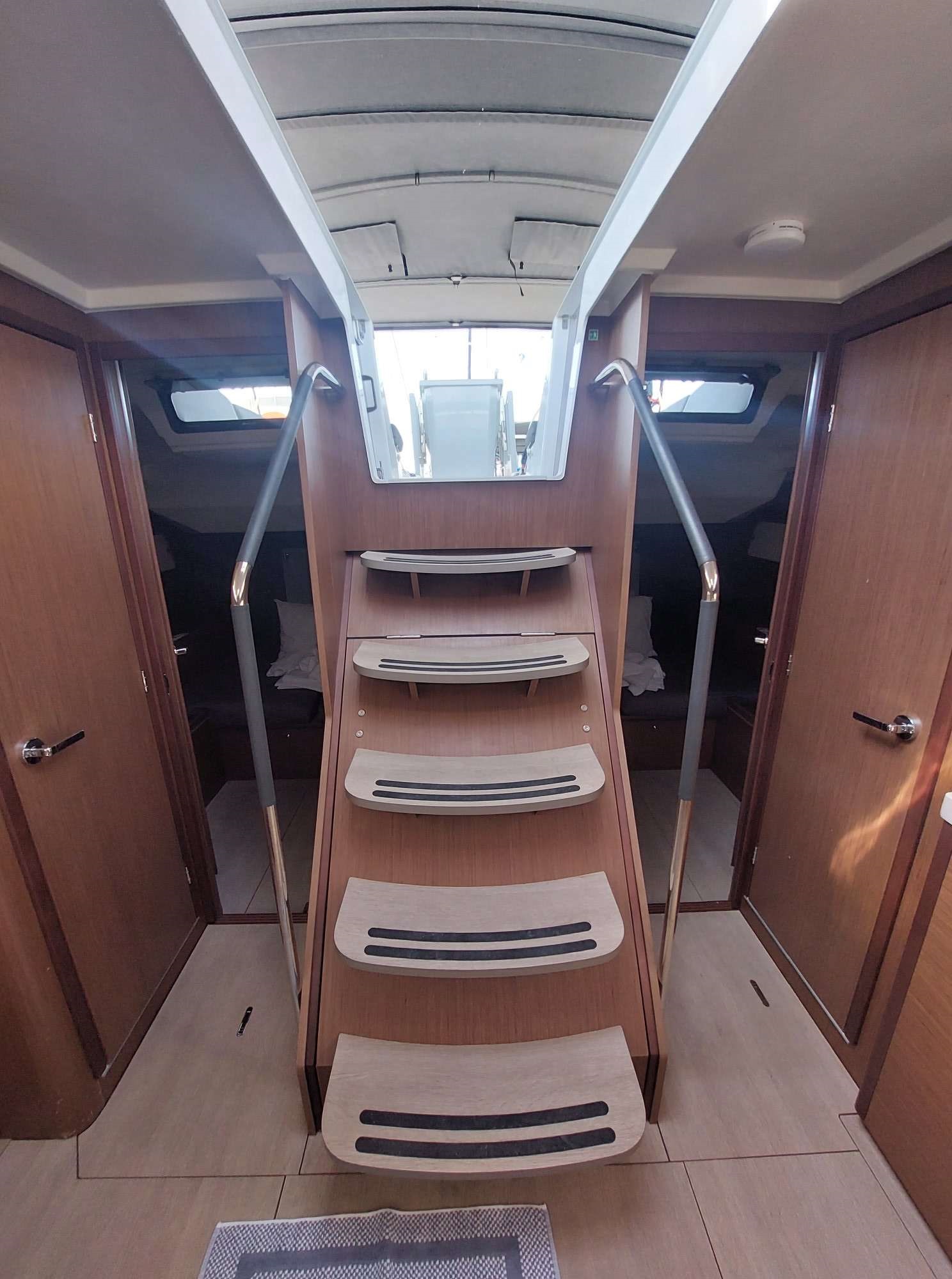 Photo #9 - Oceanis 51.1/ 3 cabins - owner's version (Ifestion) en Corfú - 13355