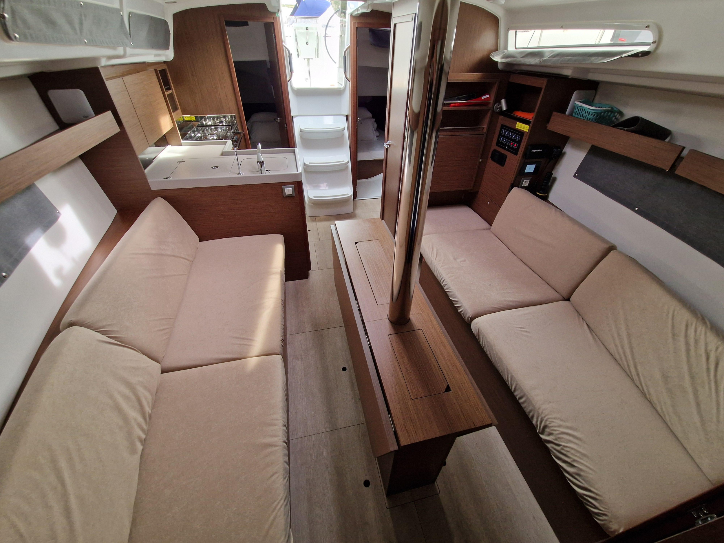Photo #8 - Oceanis 34.1 (Navicela) en Krk - 15226