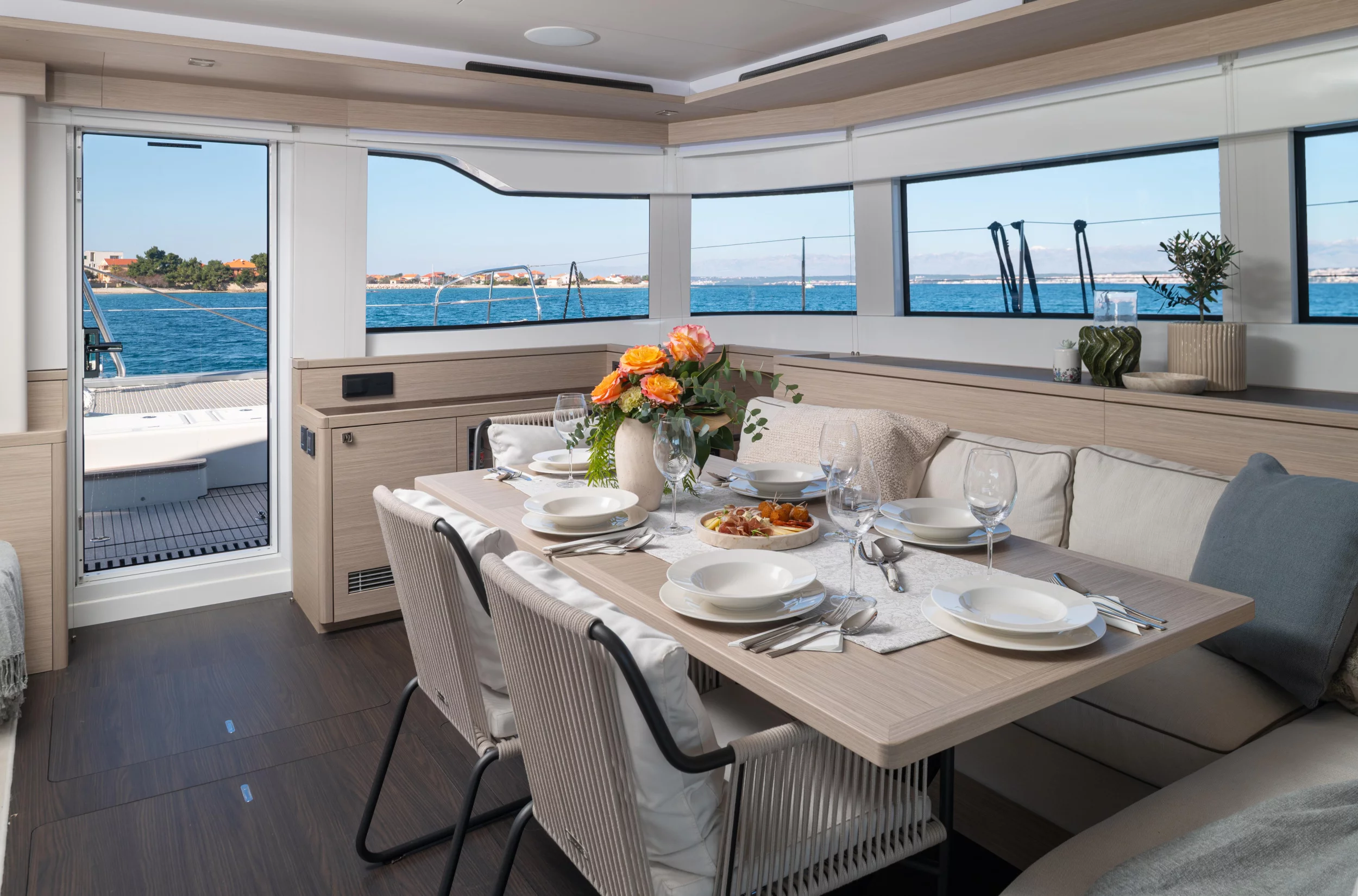 Lagoon 60 (DIAMOND DIVA)  - 18
