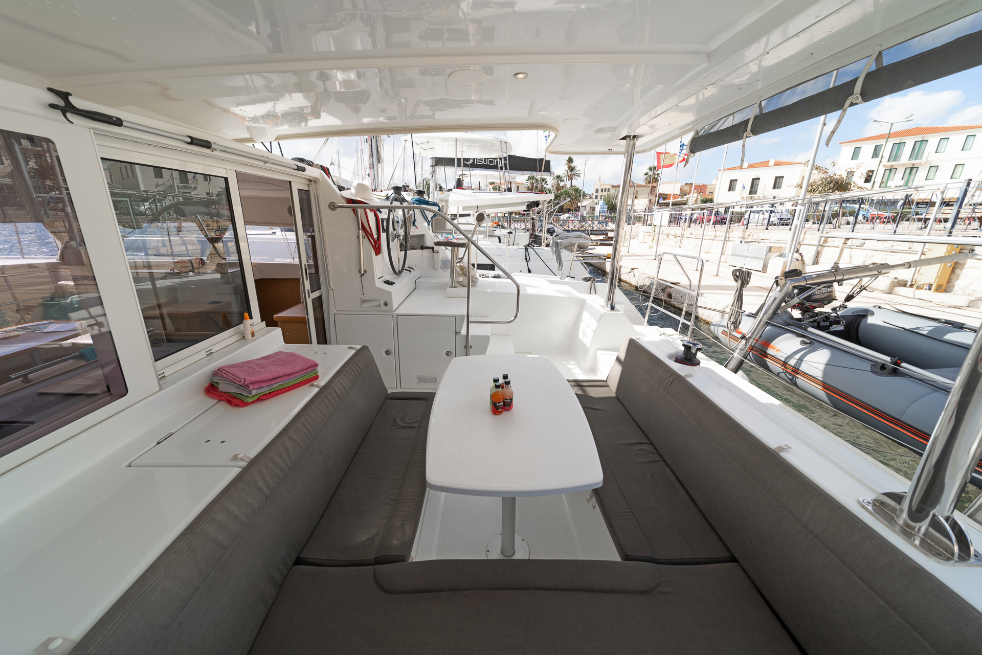 Photo #9 - Lagoon 421 - GEN (Silverstar II) in Lavrion - 14377
