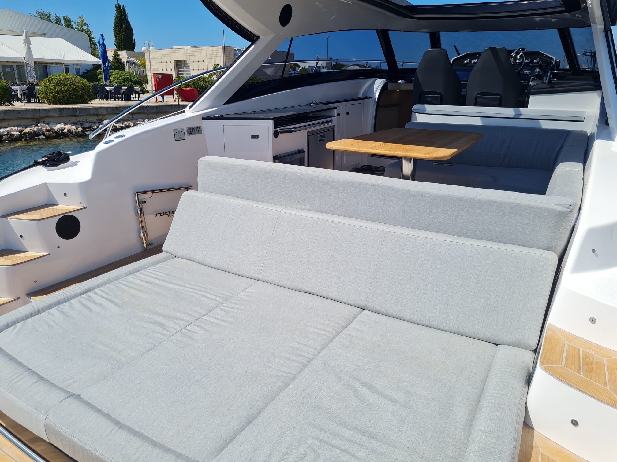 Photo #14 - Focus Power 44 Hard Top (Boha) en Sukosan - 15237