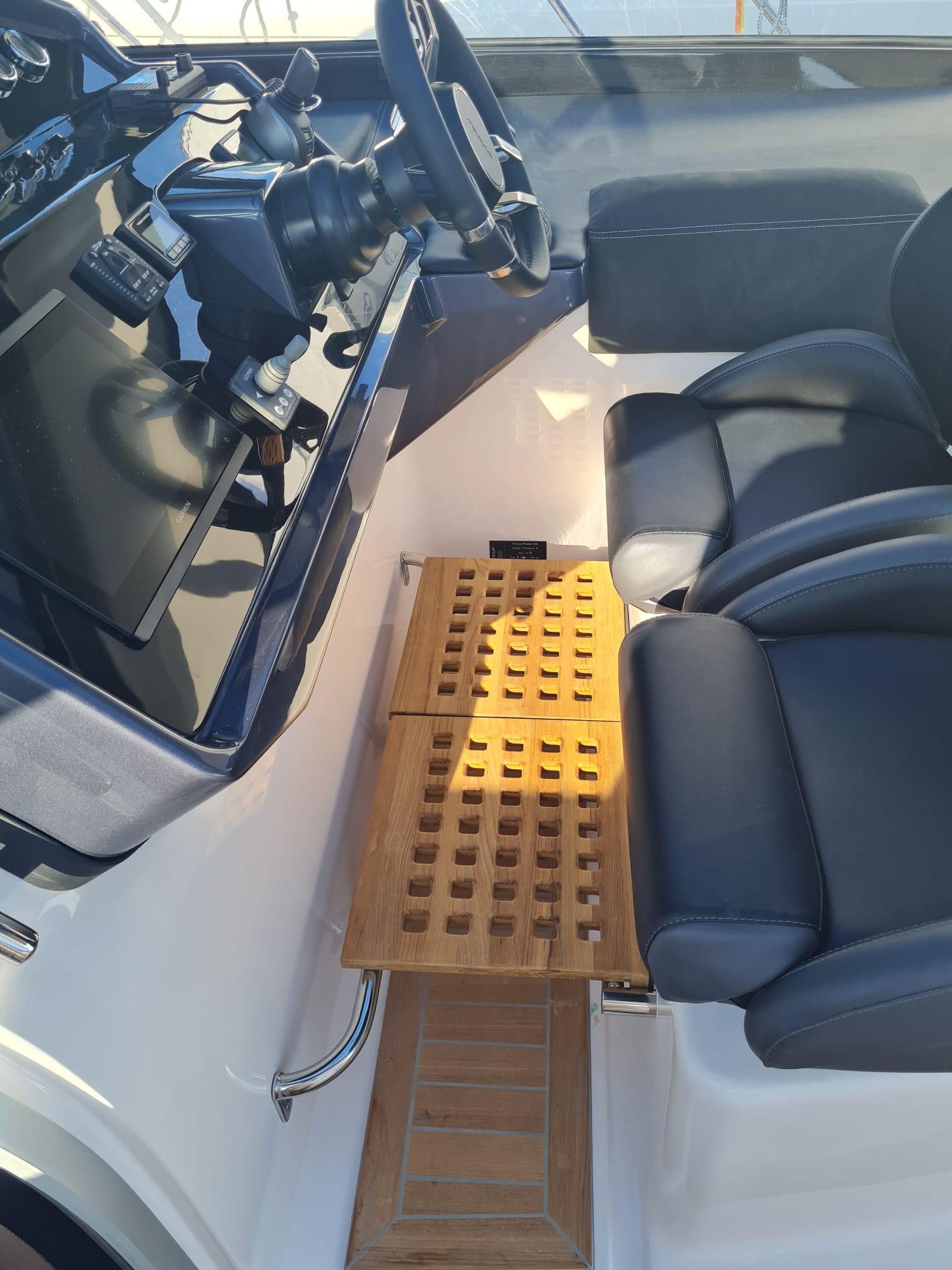 Photo #8 - Focus Power 44 Hard Top (Boha) en Sukosan - 15237
