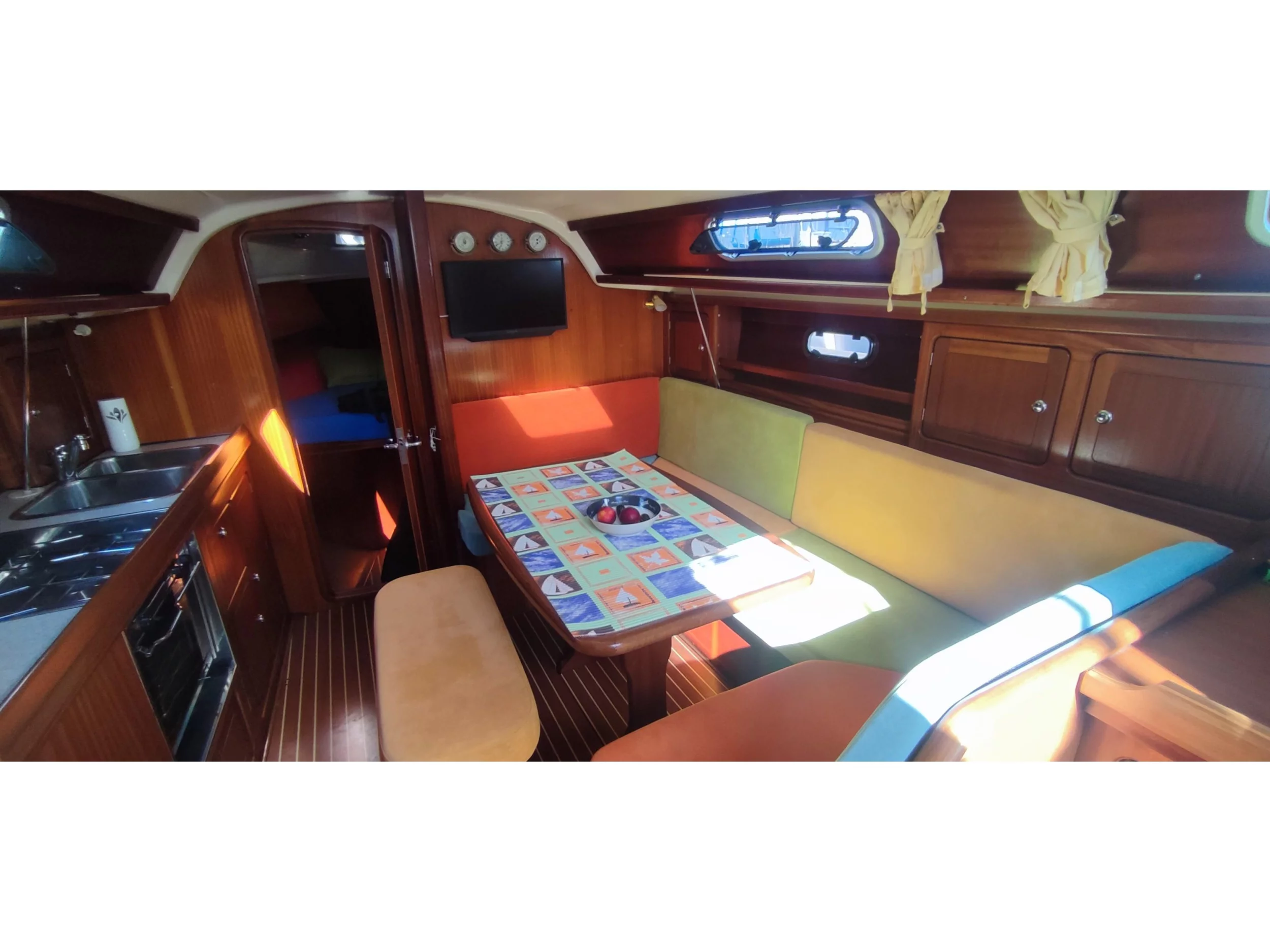 Bavaria 37 (Aphrodita) Interior image - 0