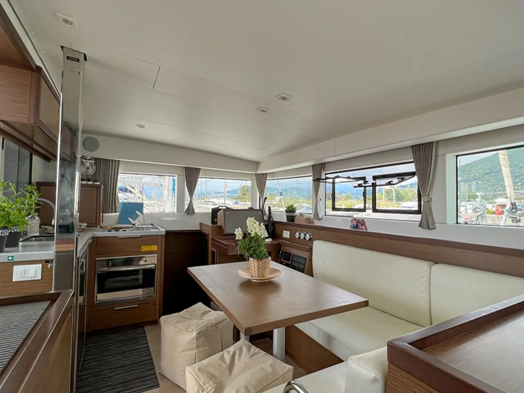 Lagoon 40 (WHITE) Interior image - 10