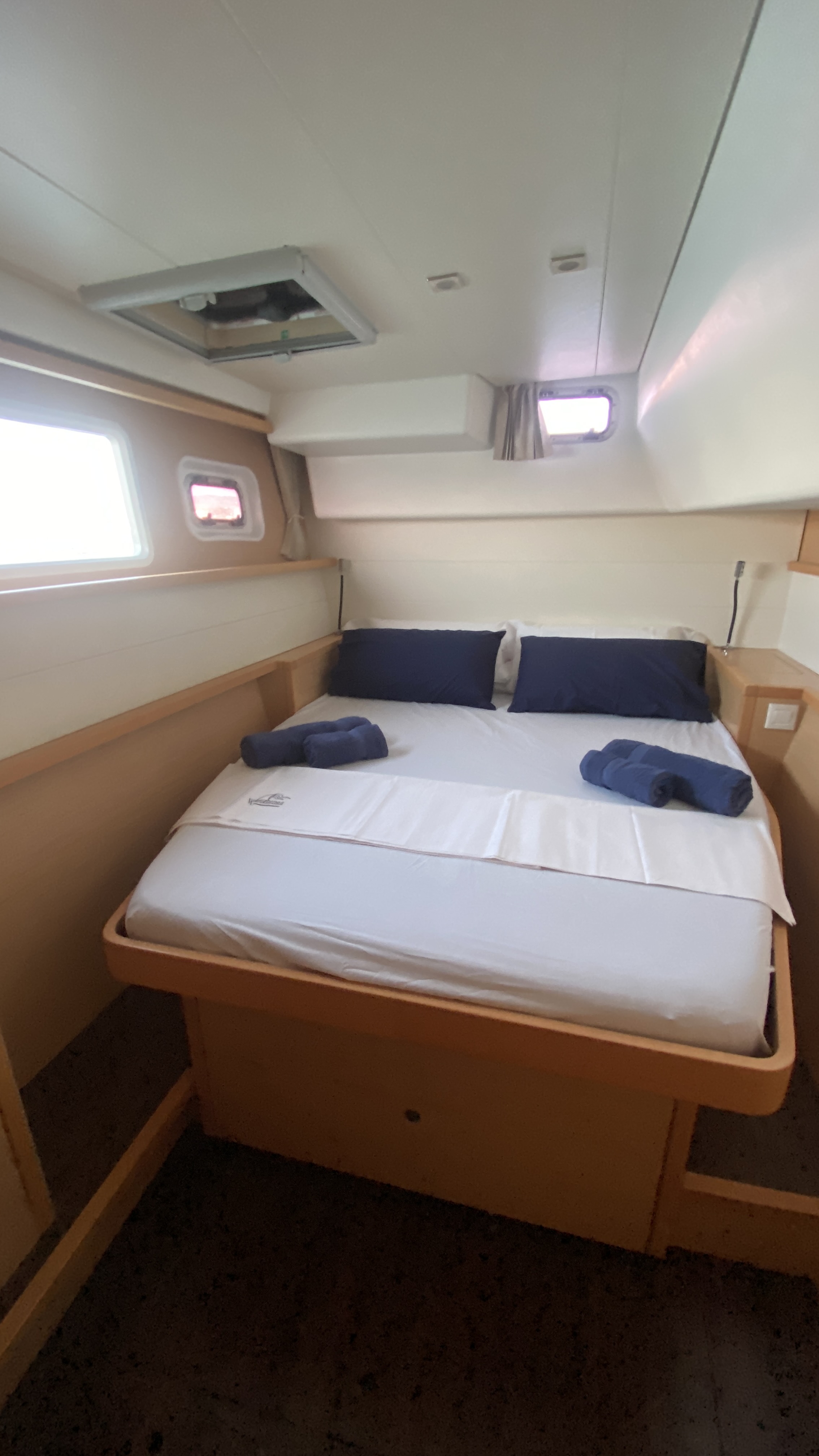 Photo #4 - Lagoon 450 Flybridge (Fornes) in Talamanca - 15848