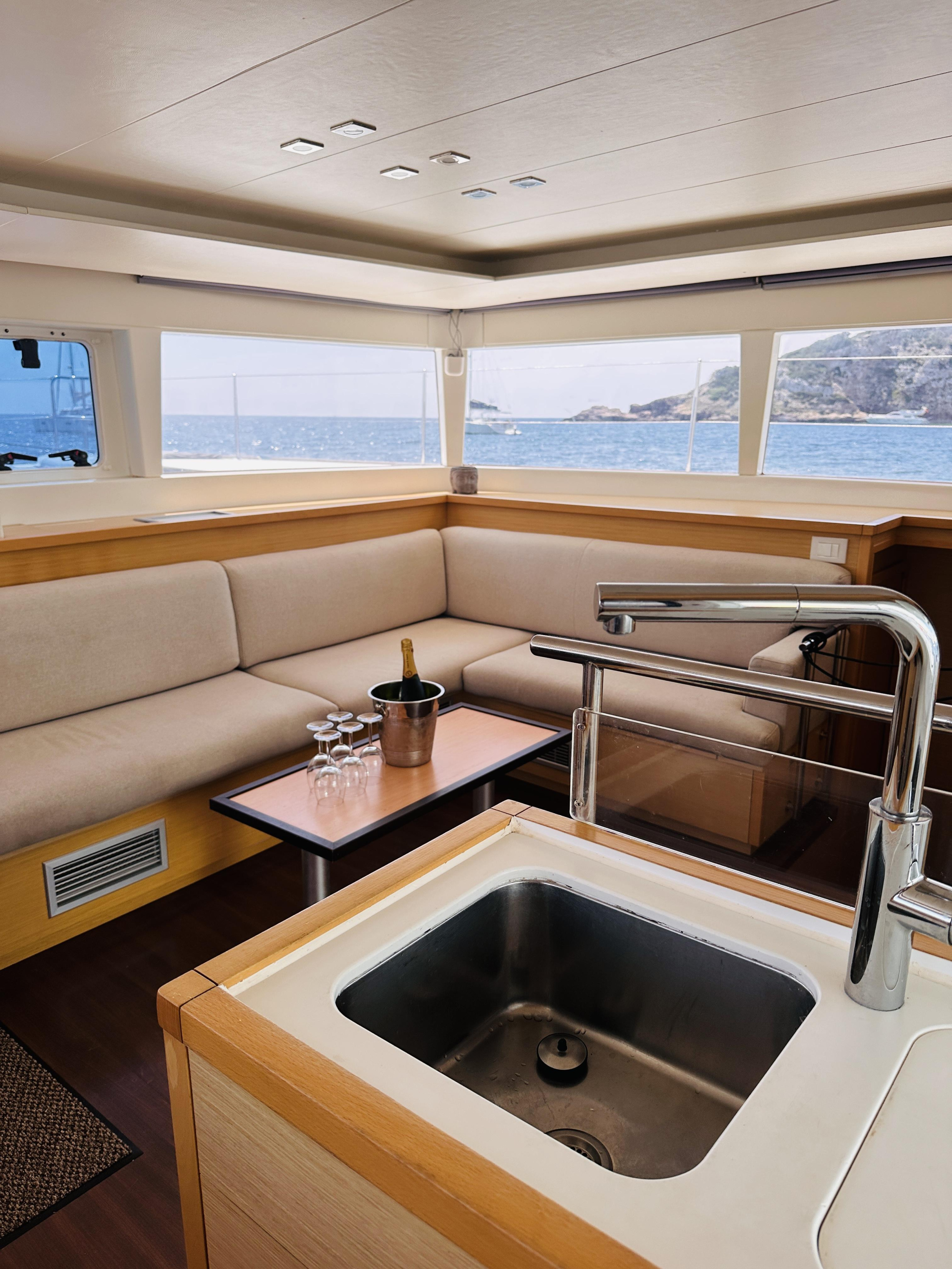 Photo #5 - Lagoon 450 Flybridge (Fornes) in Talamanca - 15848