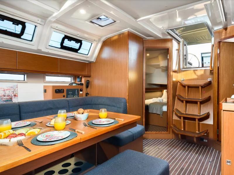 Bavaria Cruiser 46 (Queen Dina) Interior image - 7