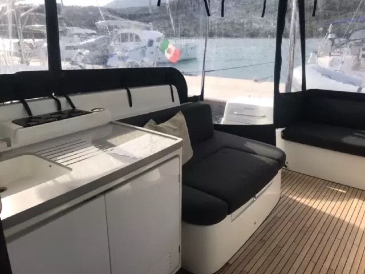 Photo #9 - Lagoon 50 (Baten Kaitos II (, WM, , Tender Lift, Inverter)) in Salerno - 11510